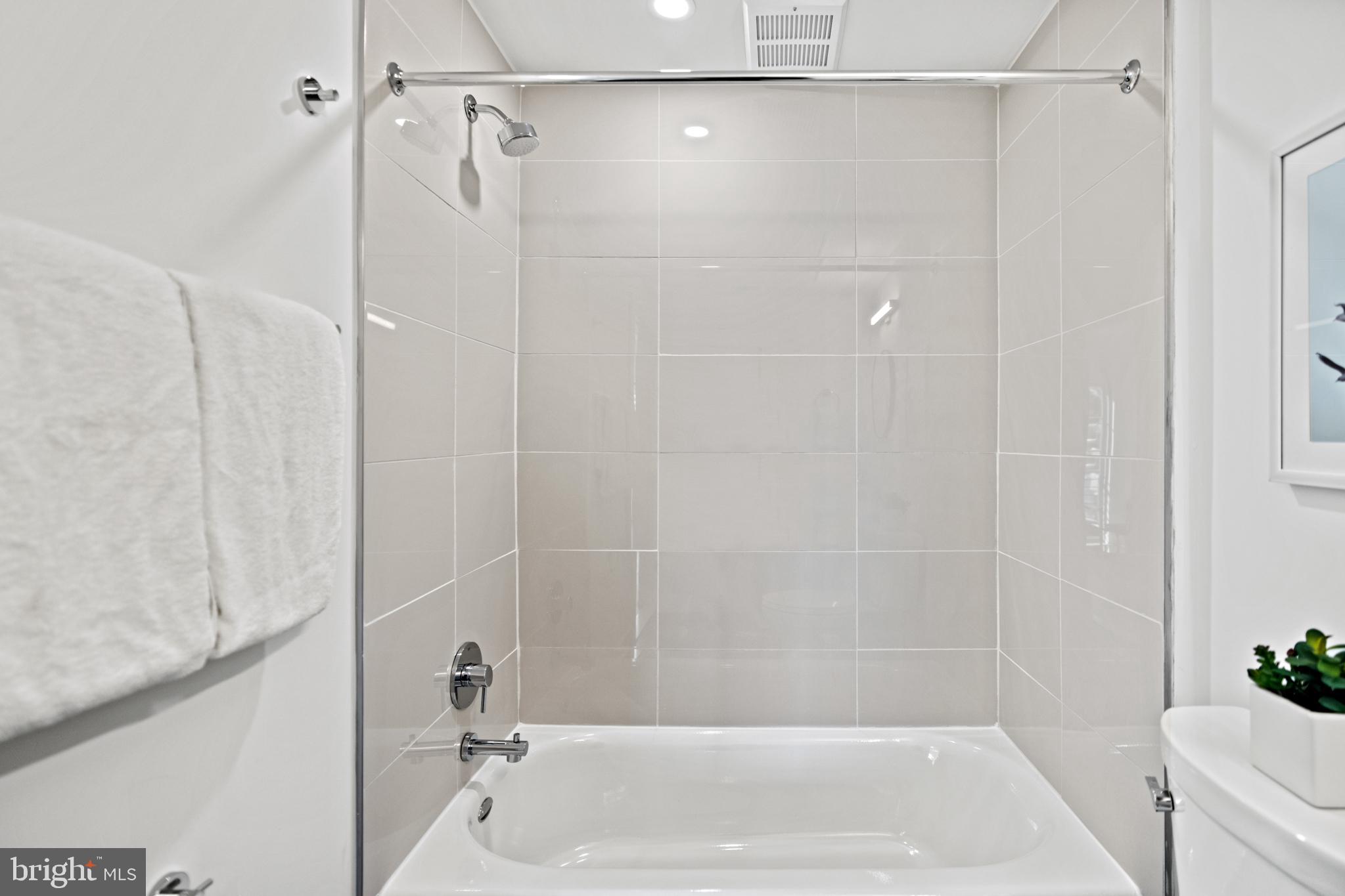 2310 4th STREET NE Unit: 27