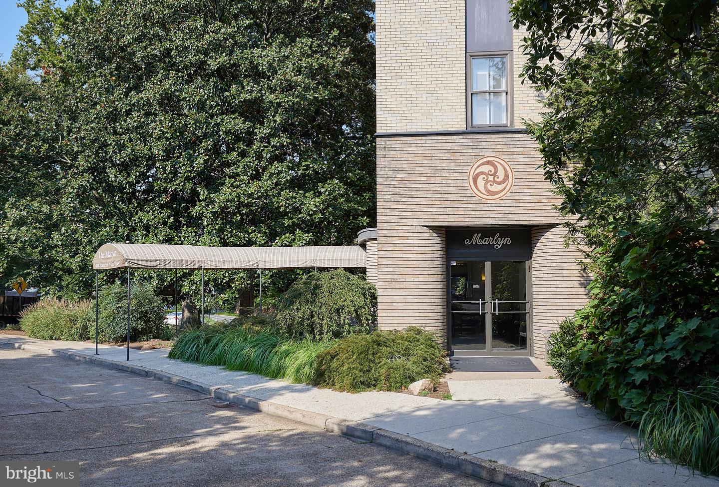 3901 Cathedral Ave NW #117