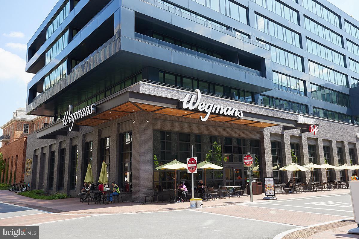3901 Cathedral Ave NW #117