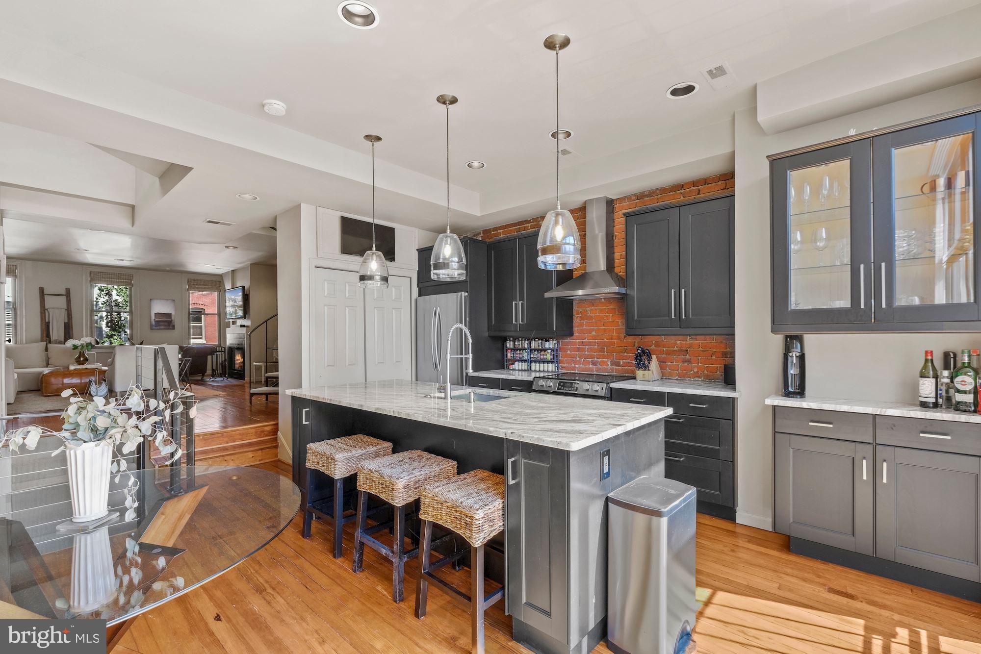 1518 Swann Street NW Unit: 3