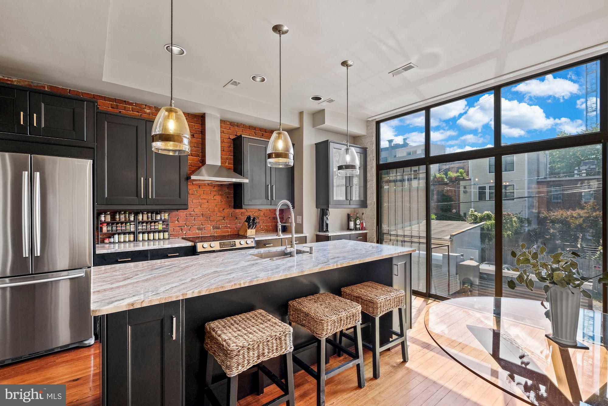 1518 Swann Street NW Unit: 3