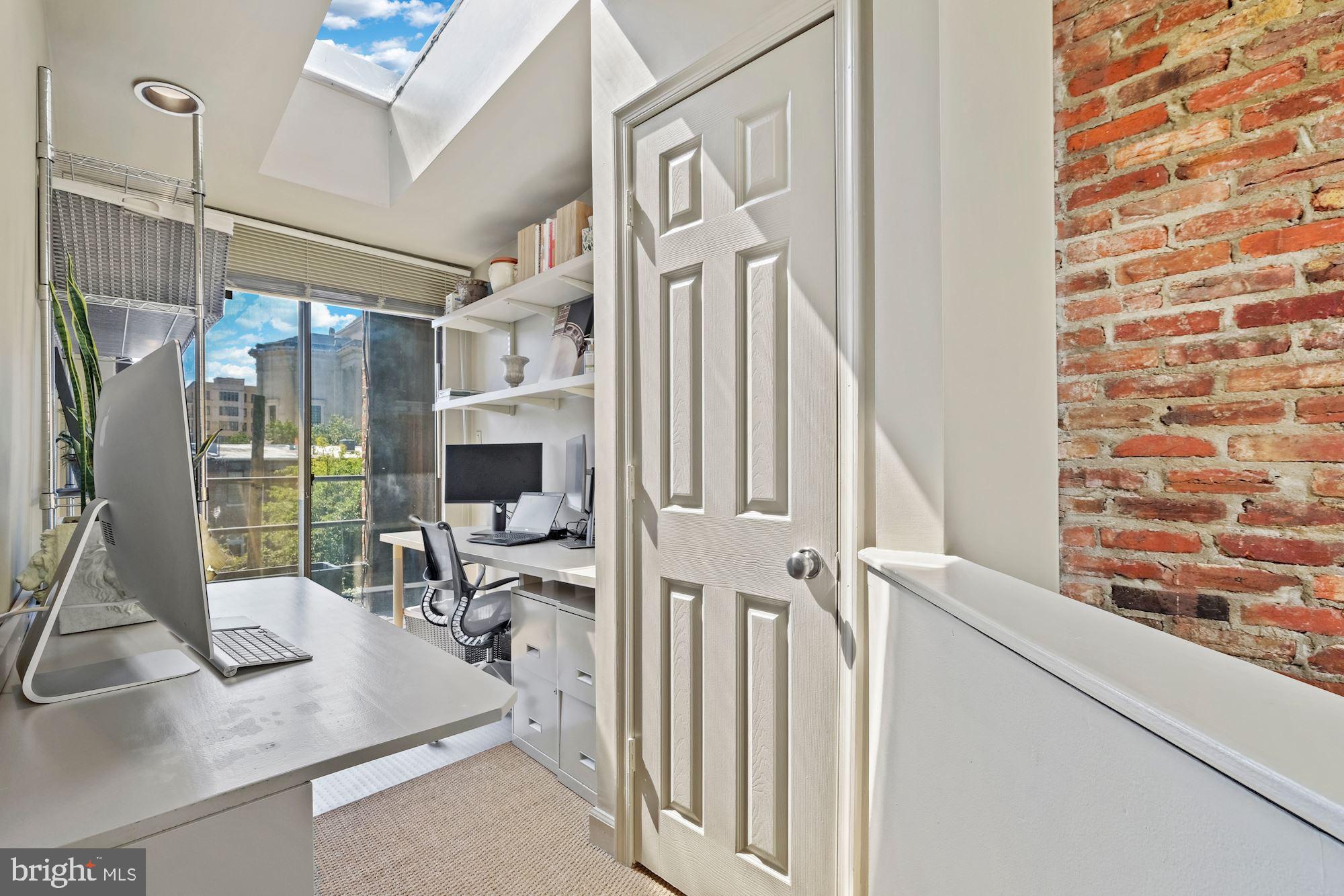 1518 Swann Street NW Unit: 3