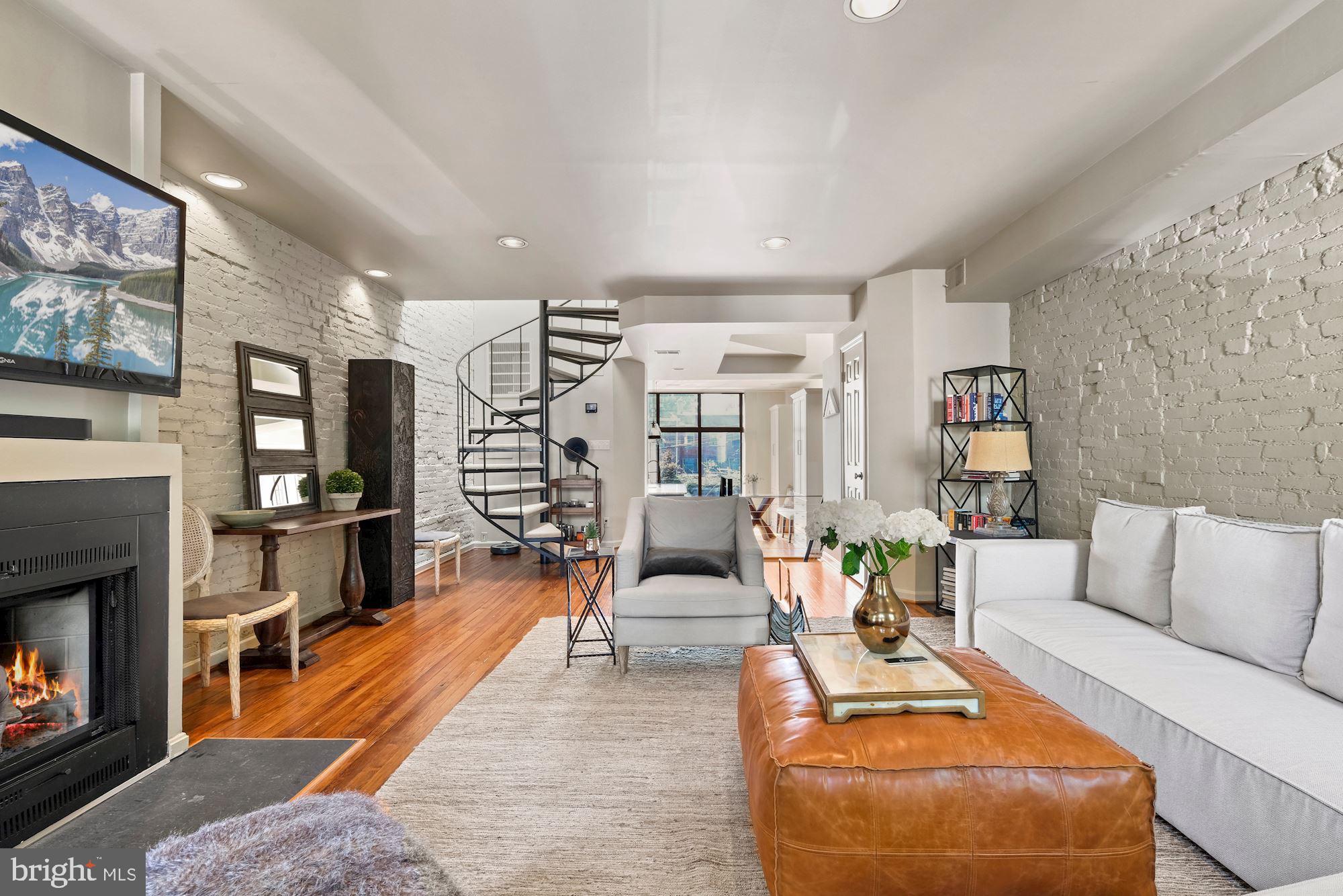 1518 Swann Street NW Unit: 3