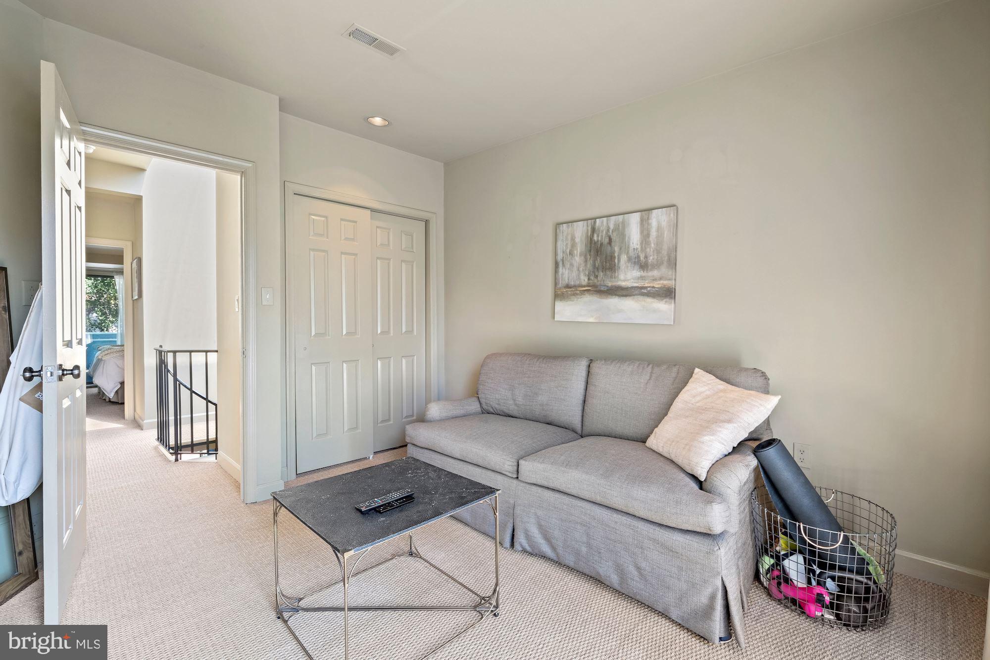 1518 Swann Street NW Unit: 3