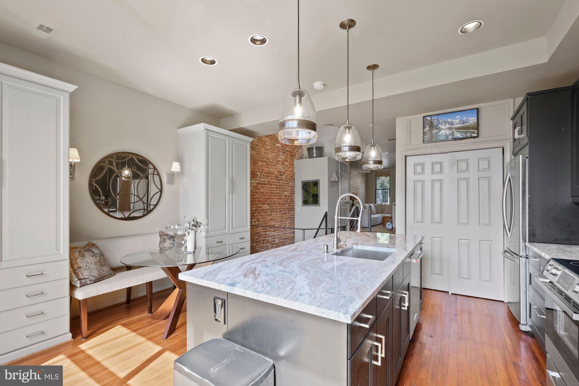 1518 Swann Street NW Unit: 3