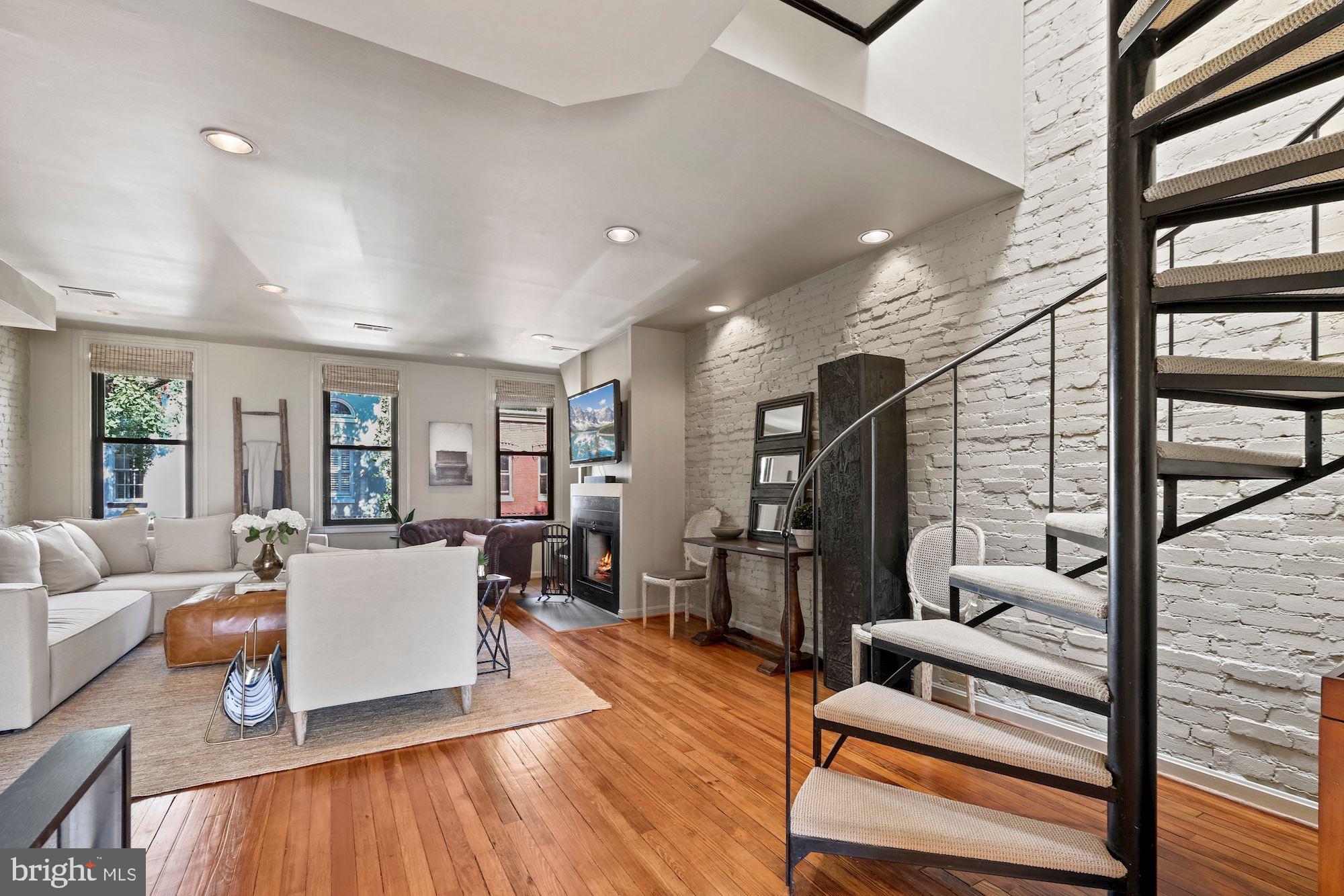 1518 Swann Street NW Unit: 3