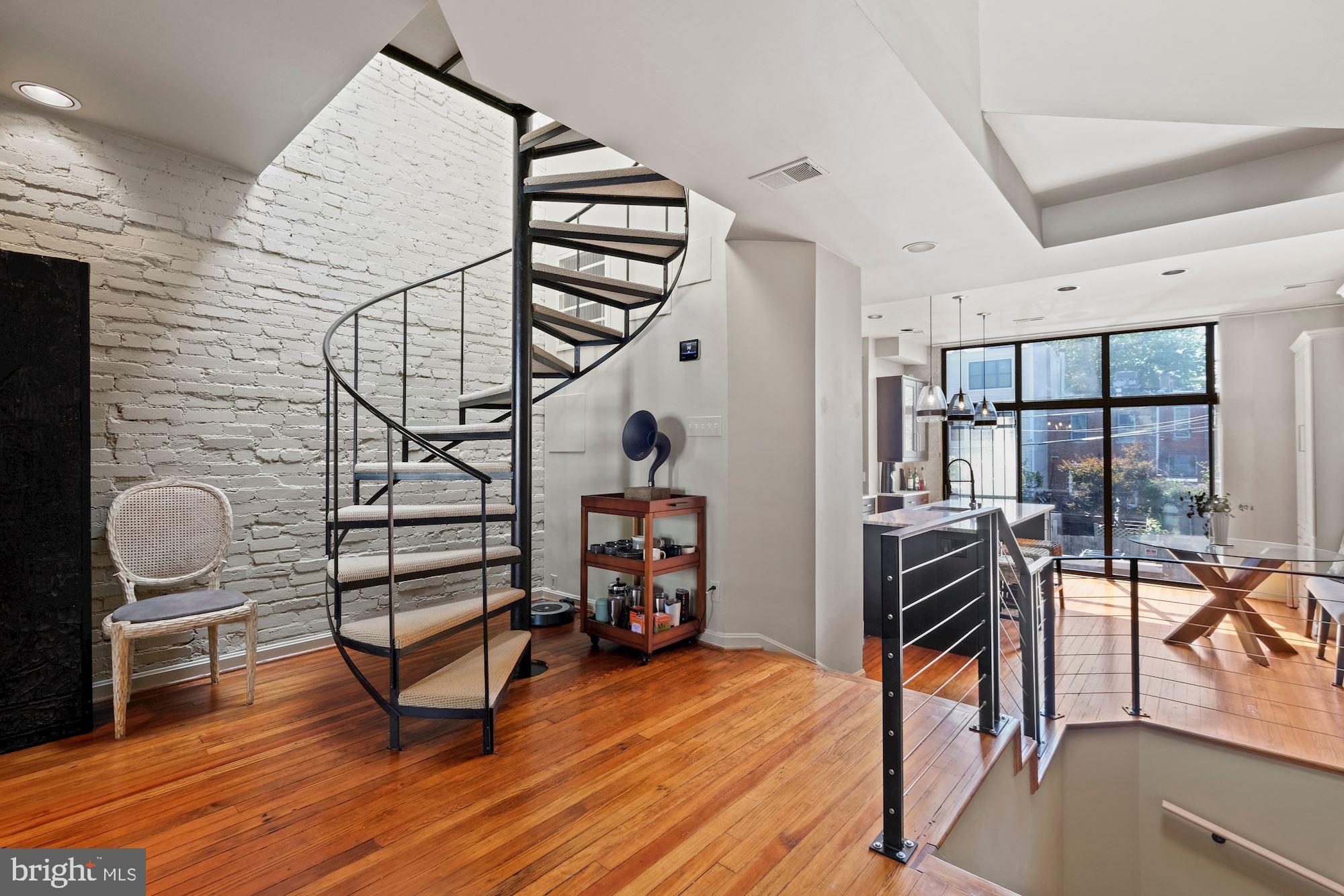 1518 Swann Street NW Unit: 3