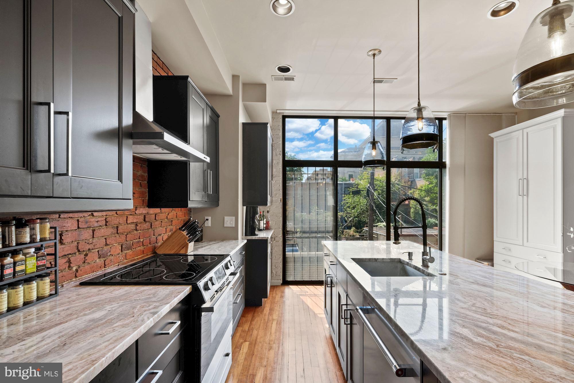 1518 Swann Street NW Unit: 3