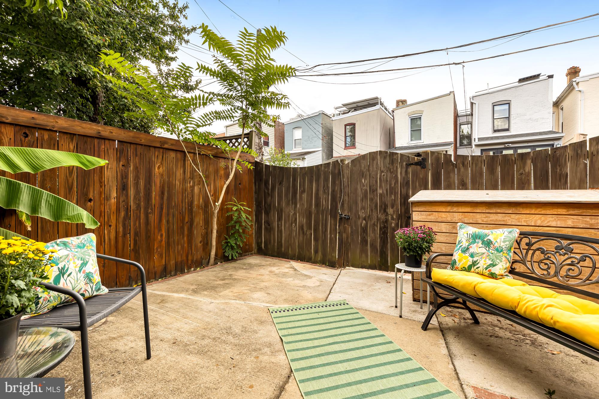 1213 Linden Pl NE