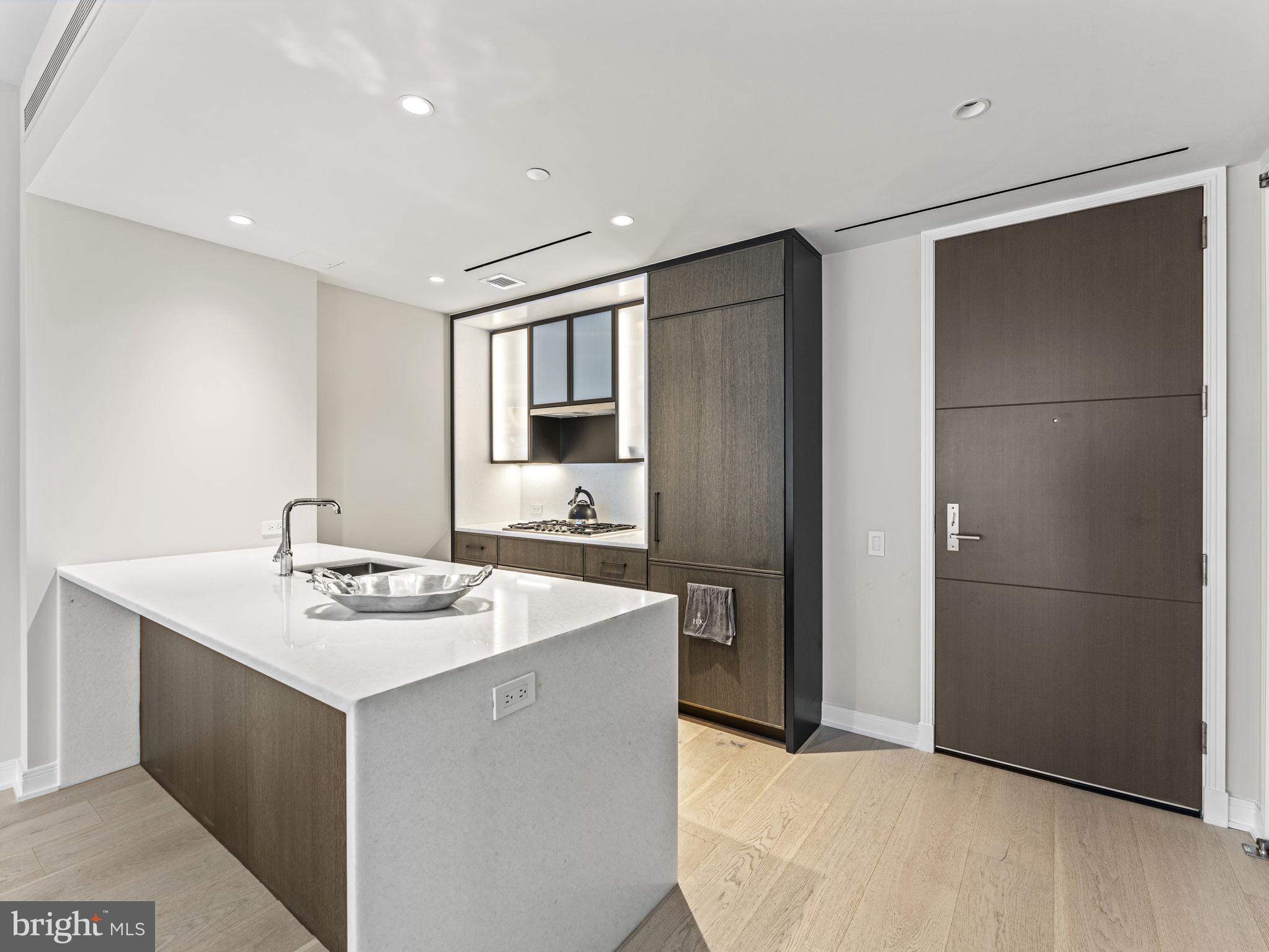 601 Wharf Street SW Unit: 211