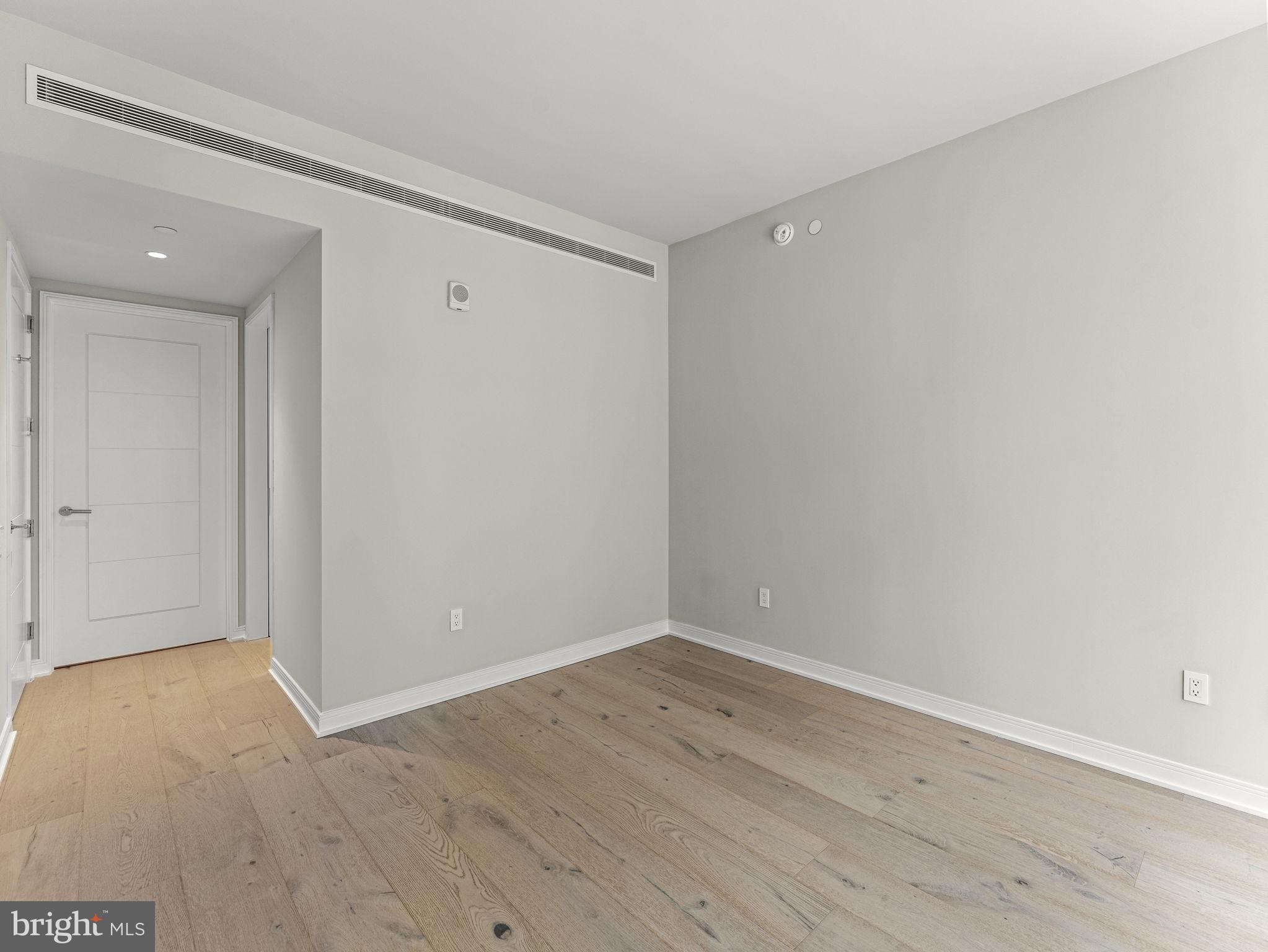 601 Wharf Street SW Unit: 211