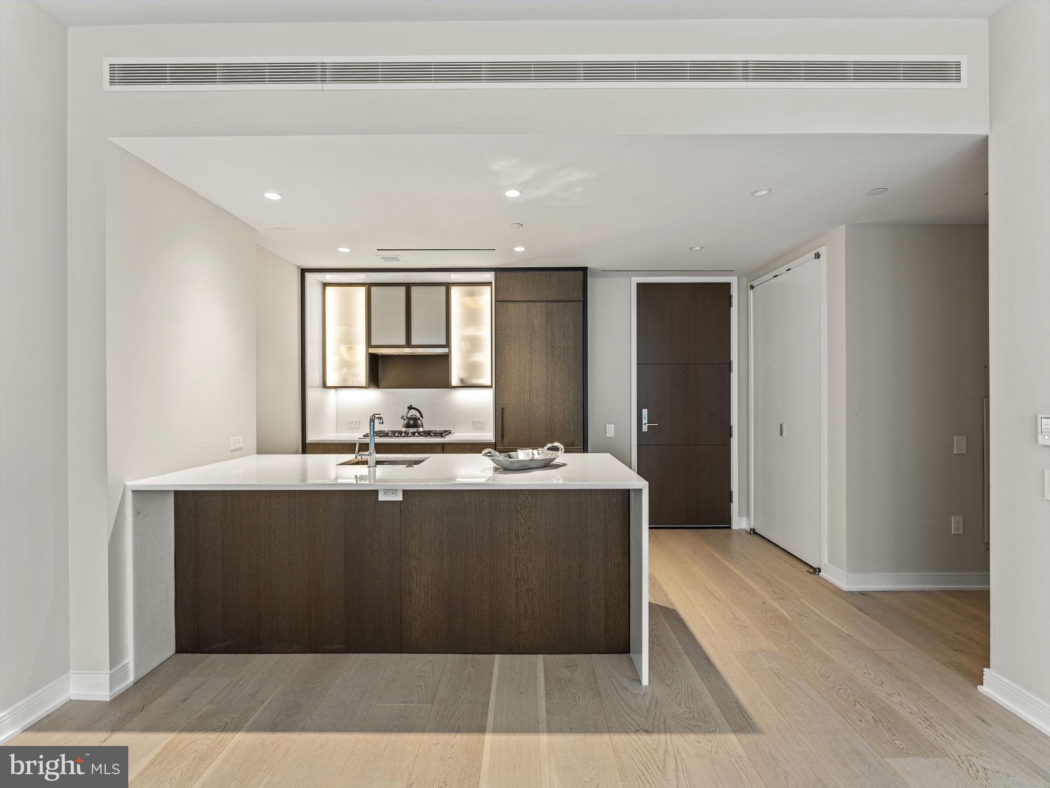 601 Wharf Street SW Unit: 211
