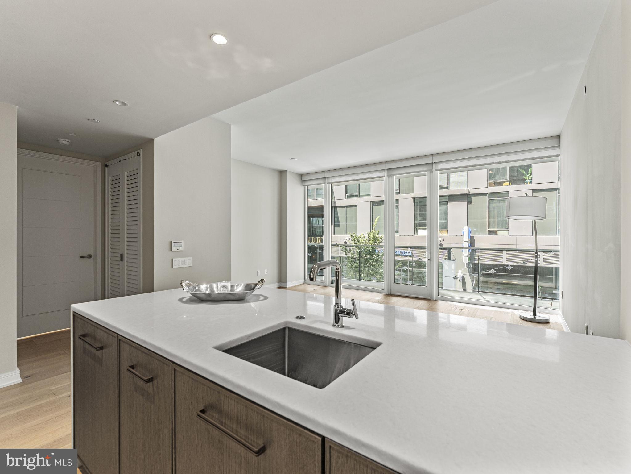 601 Wharf Street SW Unit: 211