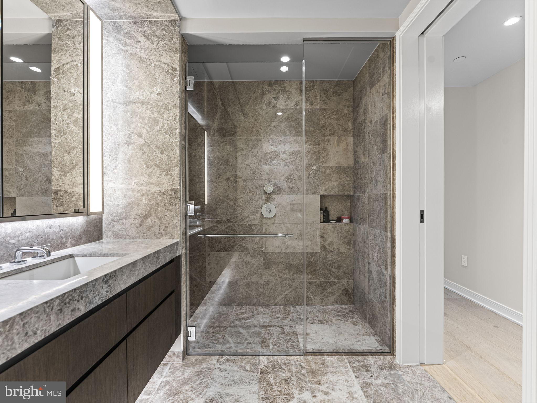 601 Wharf Street SW Unit: 211