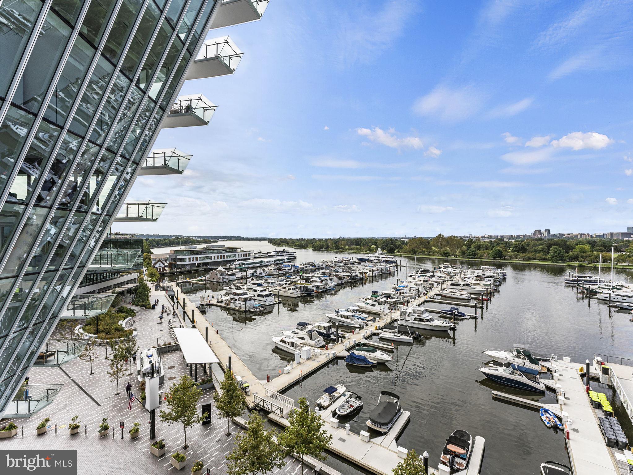 601 Wharf Street SW Unit: 211