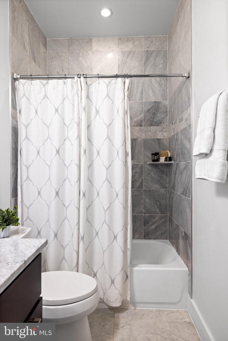 1107 Kenyon STREET NW Unit: 1