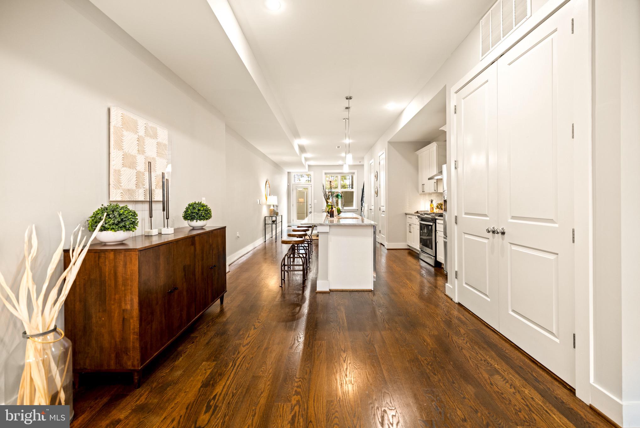 1107 Kenyon STREET NW Unit: 1