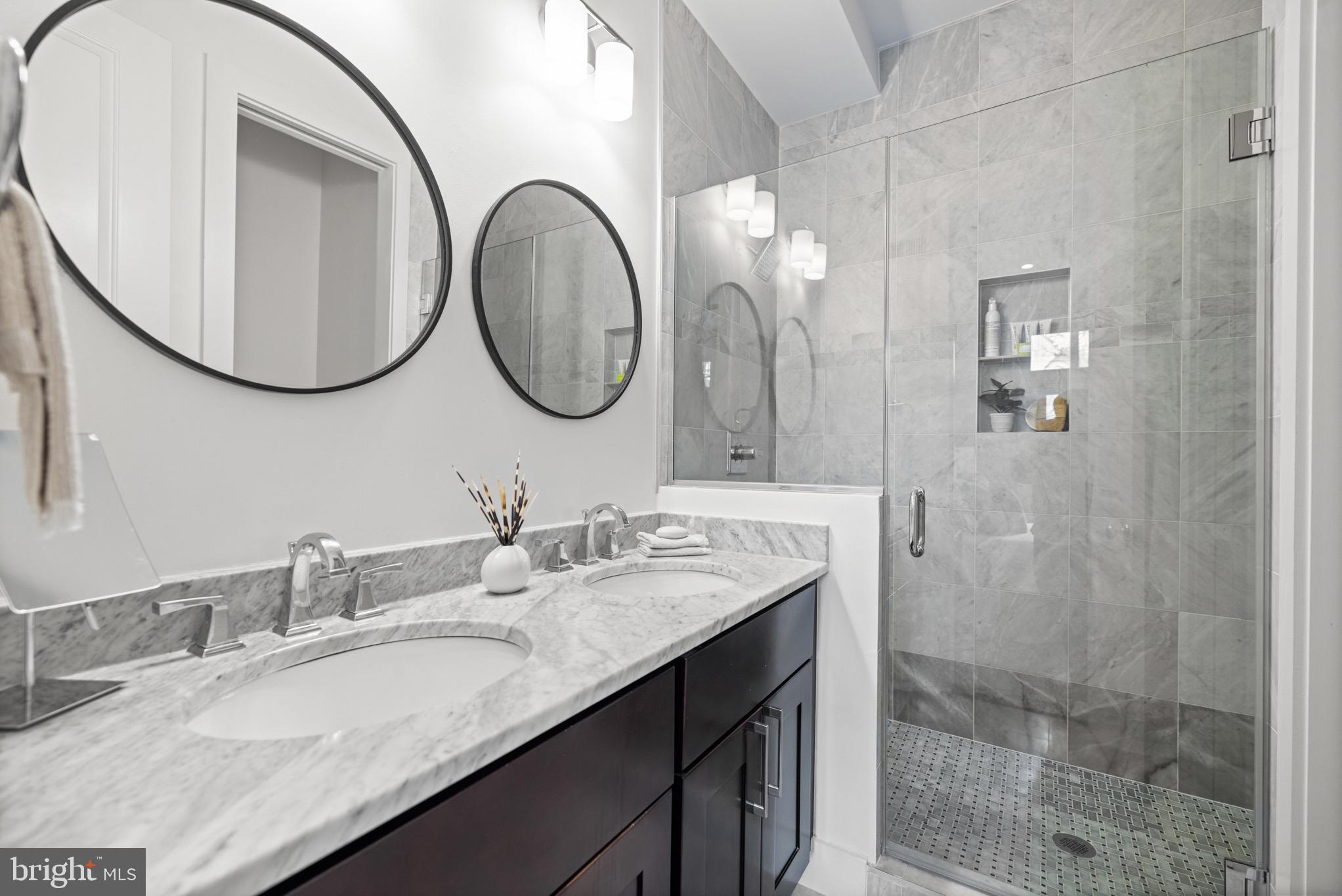 1107 Kenyon STREET NW Unit: 1