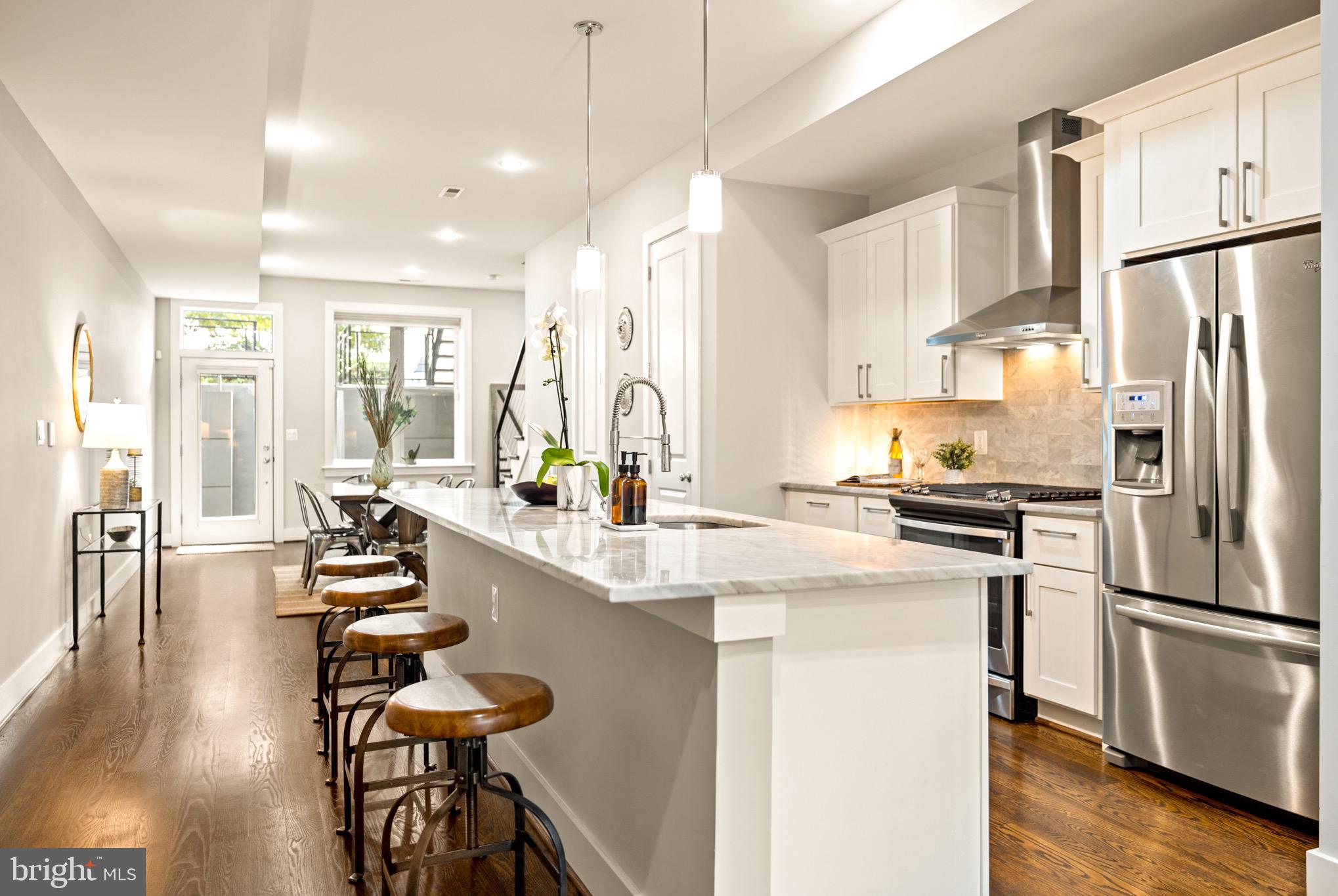 1107 Kenyon STREET NW Unit: 1