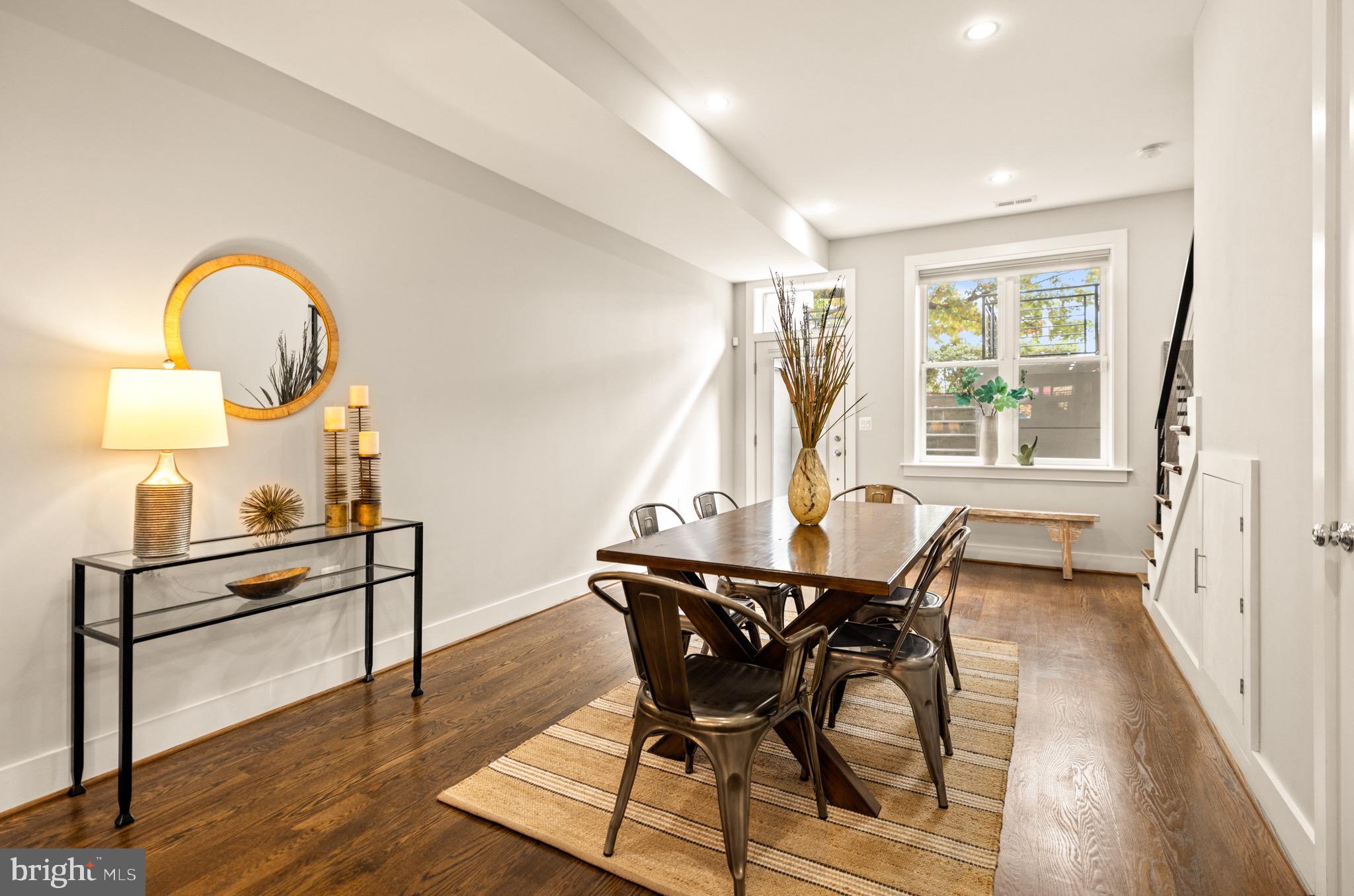 1107 Kenyon STREET NW Unit: 1