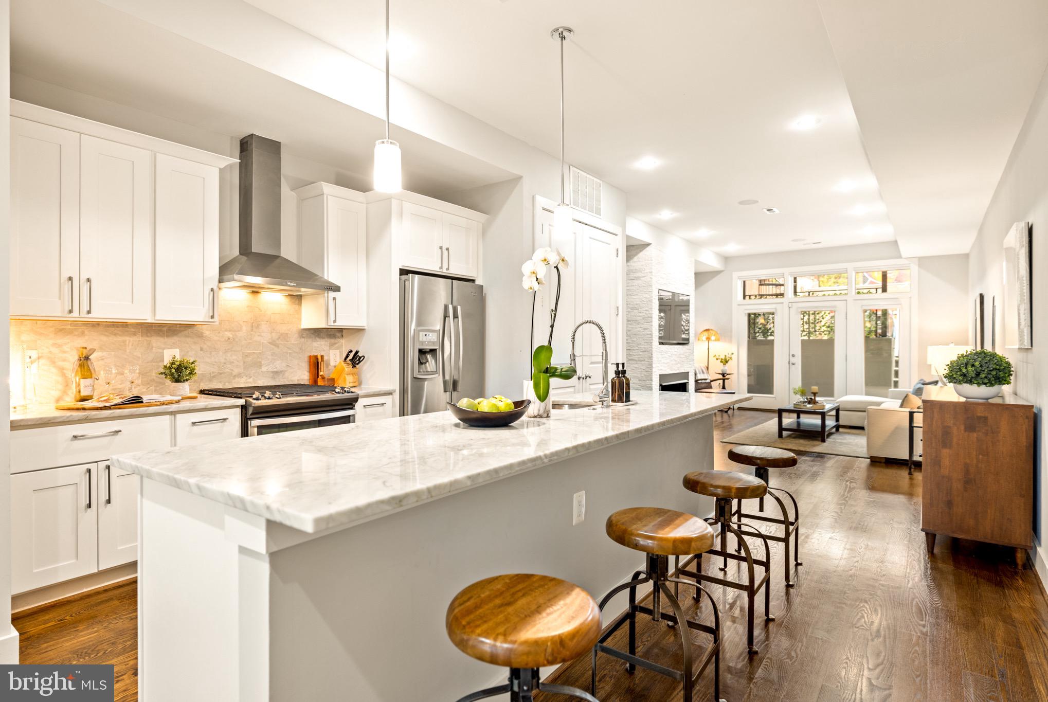 1107 Kenyon STREET NW Unit: 1