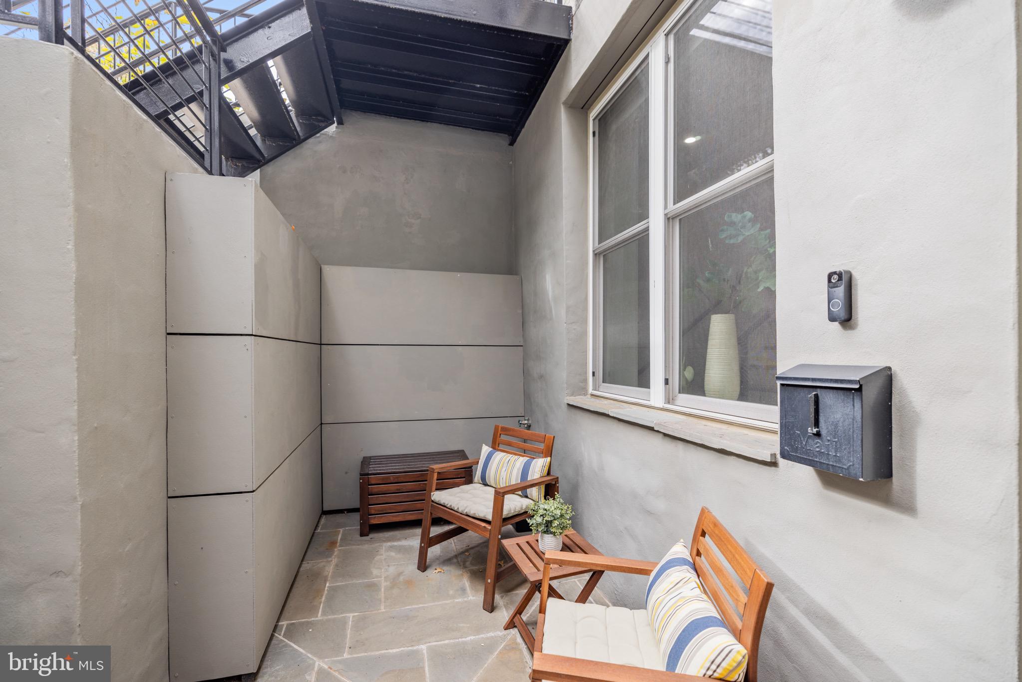 1107 Kenyon STREET NW Unit: 1