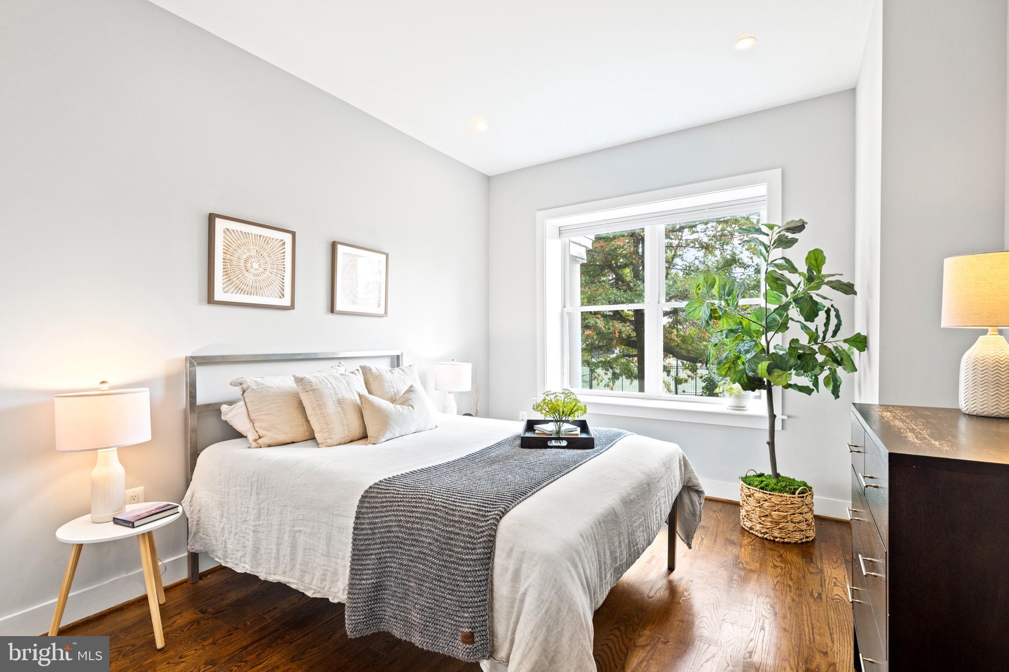 1107 Kenyon STREET NW Unit: 1