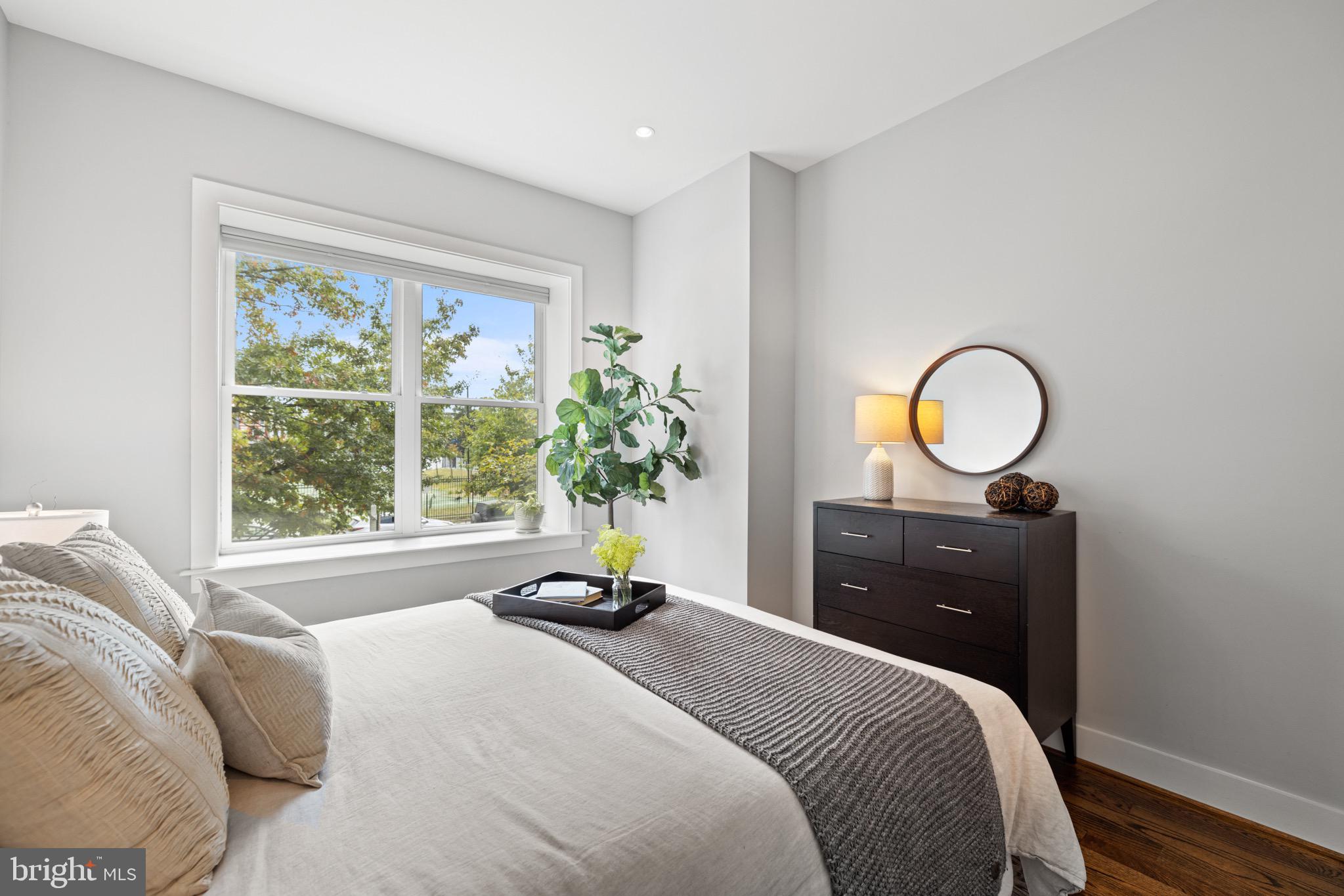 1107 Kenyon STREET NW Unit: 1