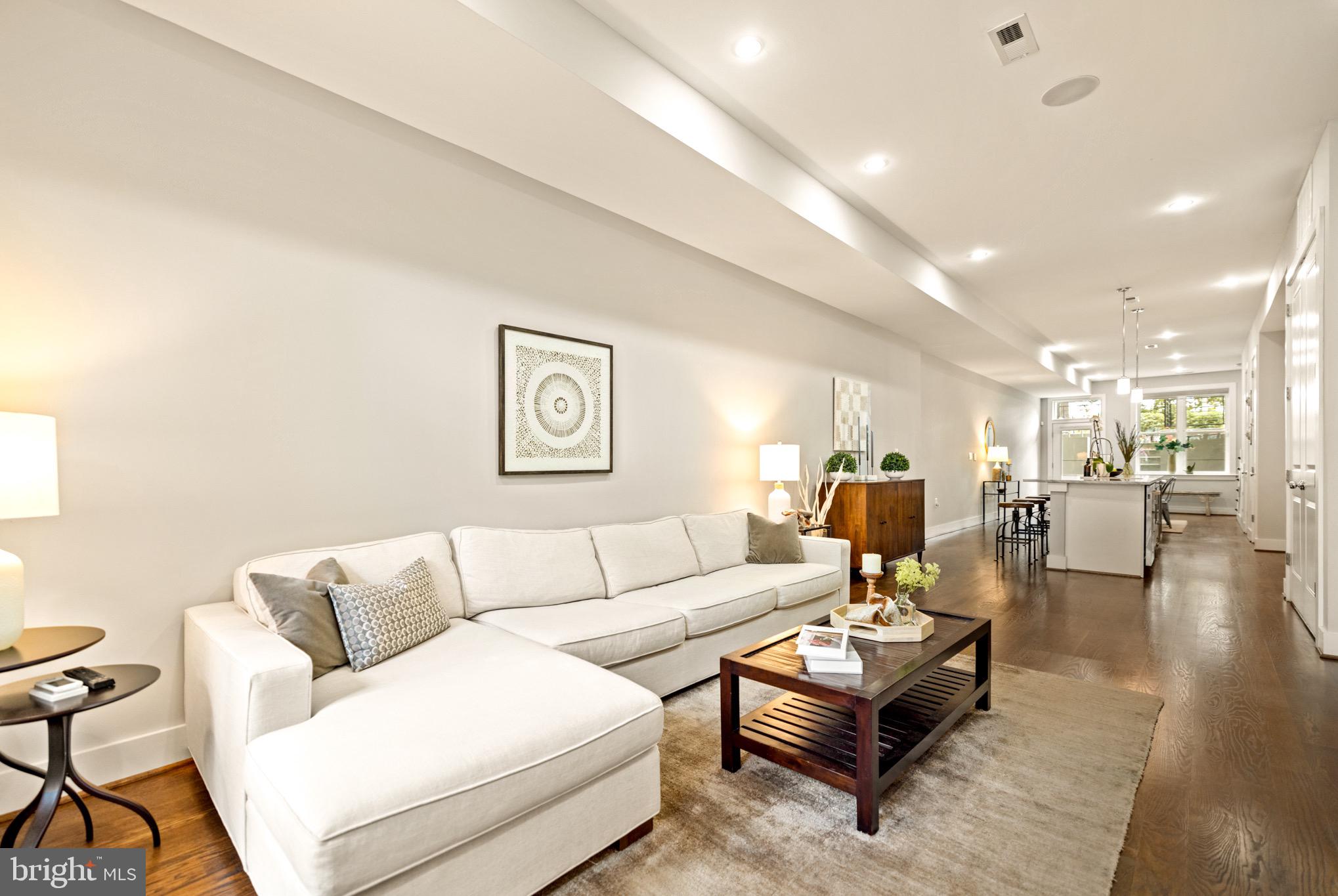 1107 Kenyon STREET NW Unit: 1