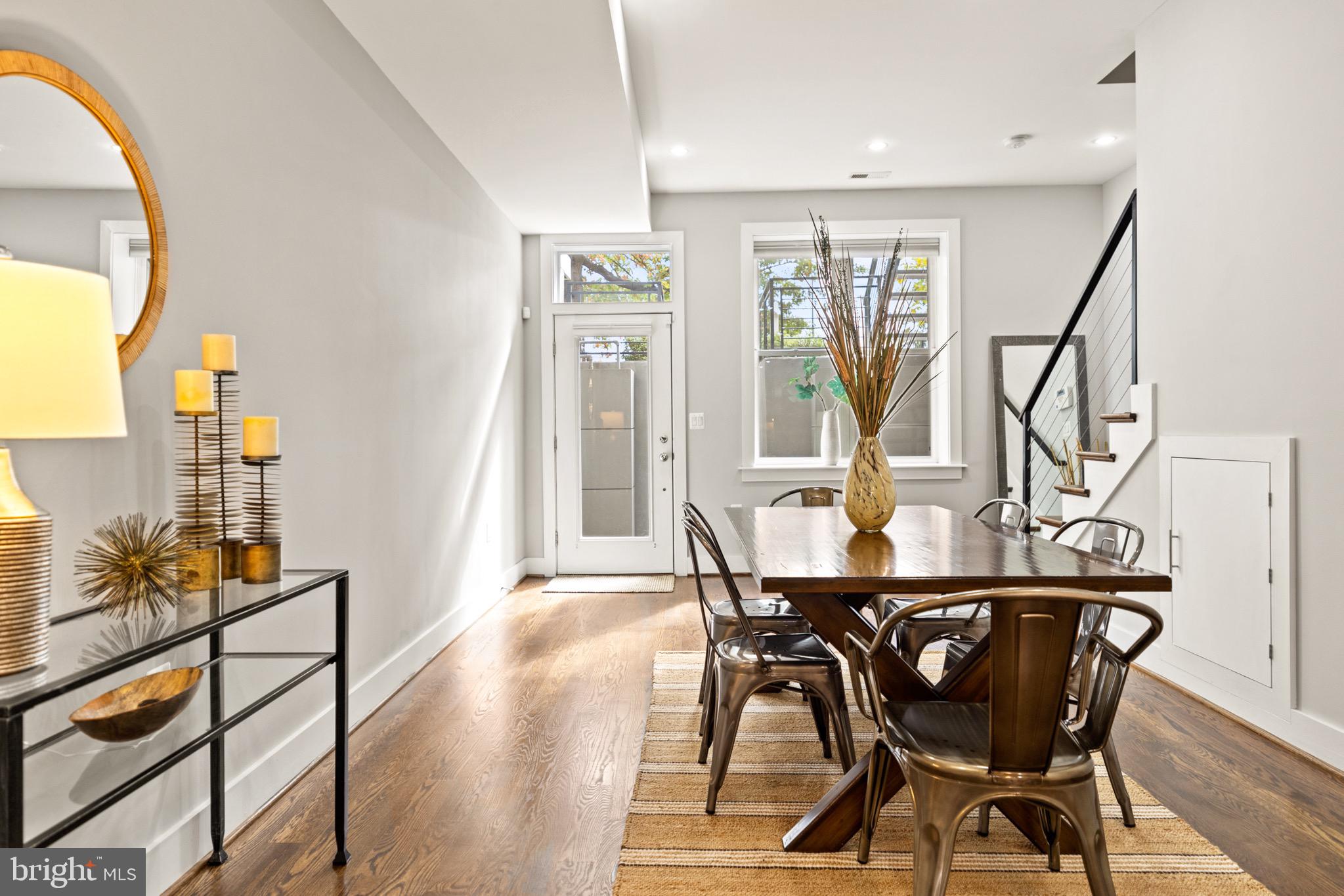 1107 Kenyon STREET NW Unit: 1
