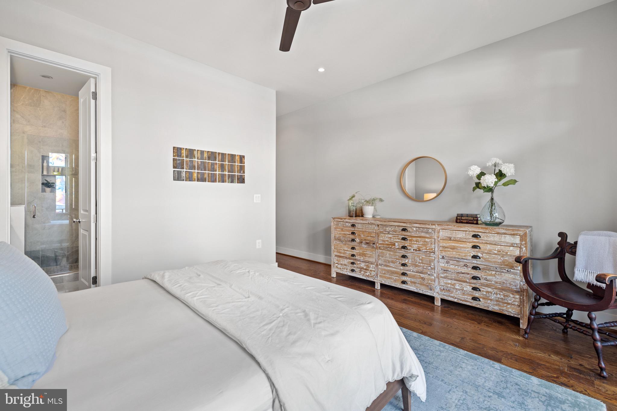 1107 Kenyon STREET NW Unit: 1