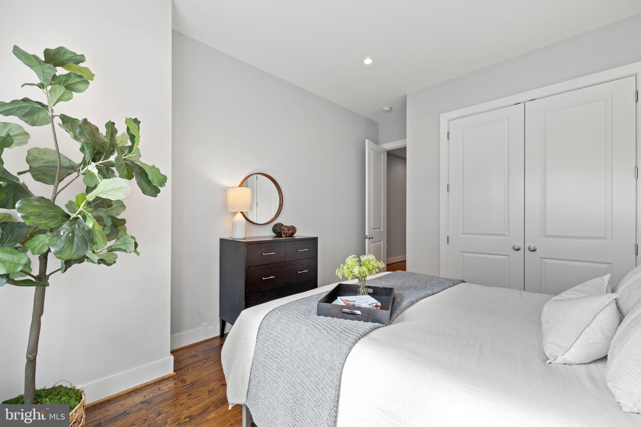 1107 Kenyon STREET NW Unit: 1