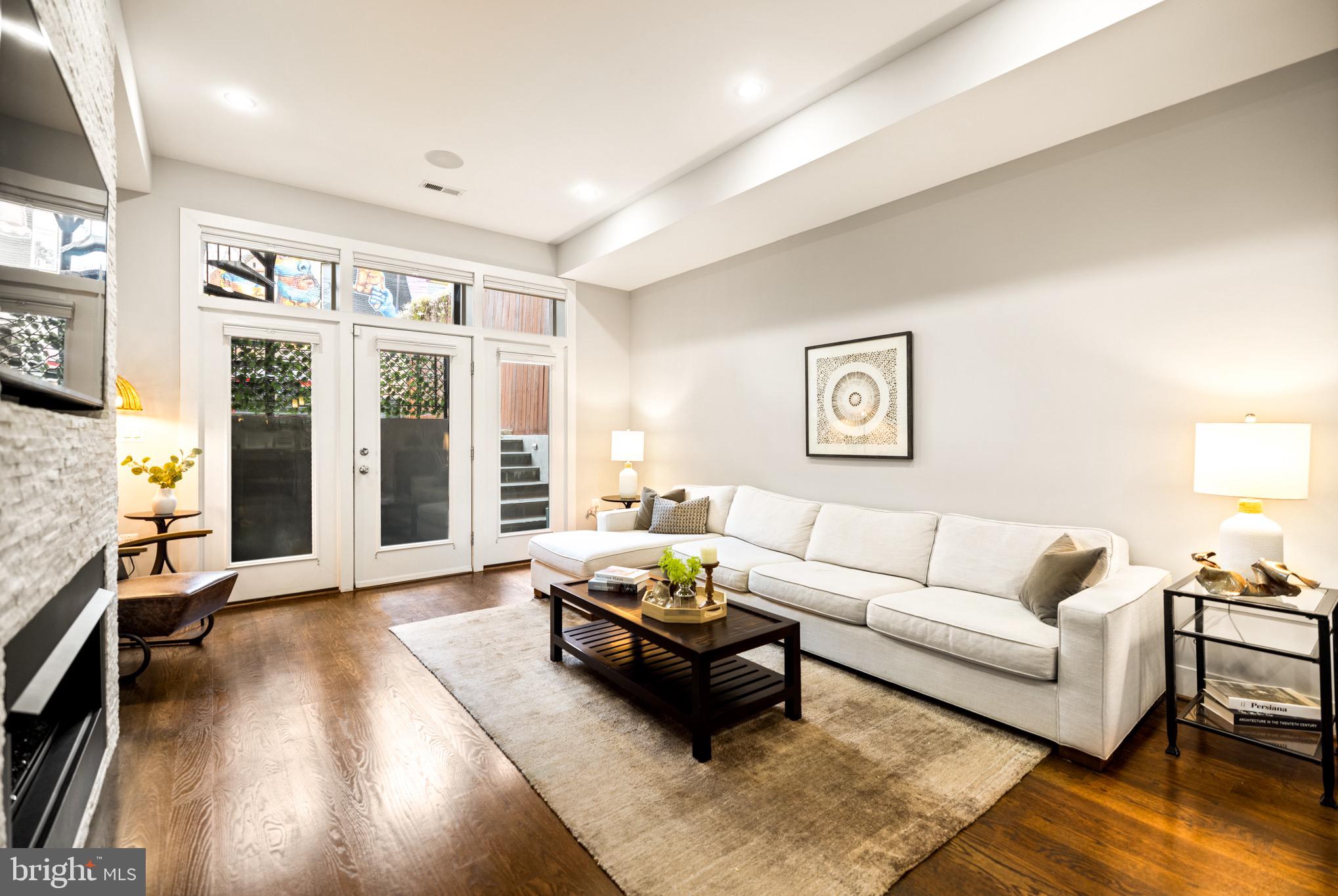1107 Kenyon STREET NW Unit: 1