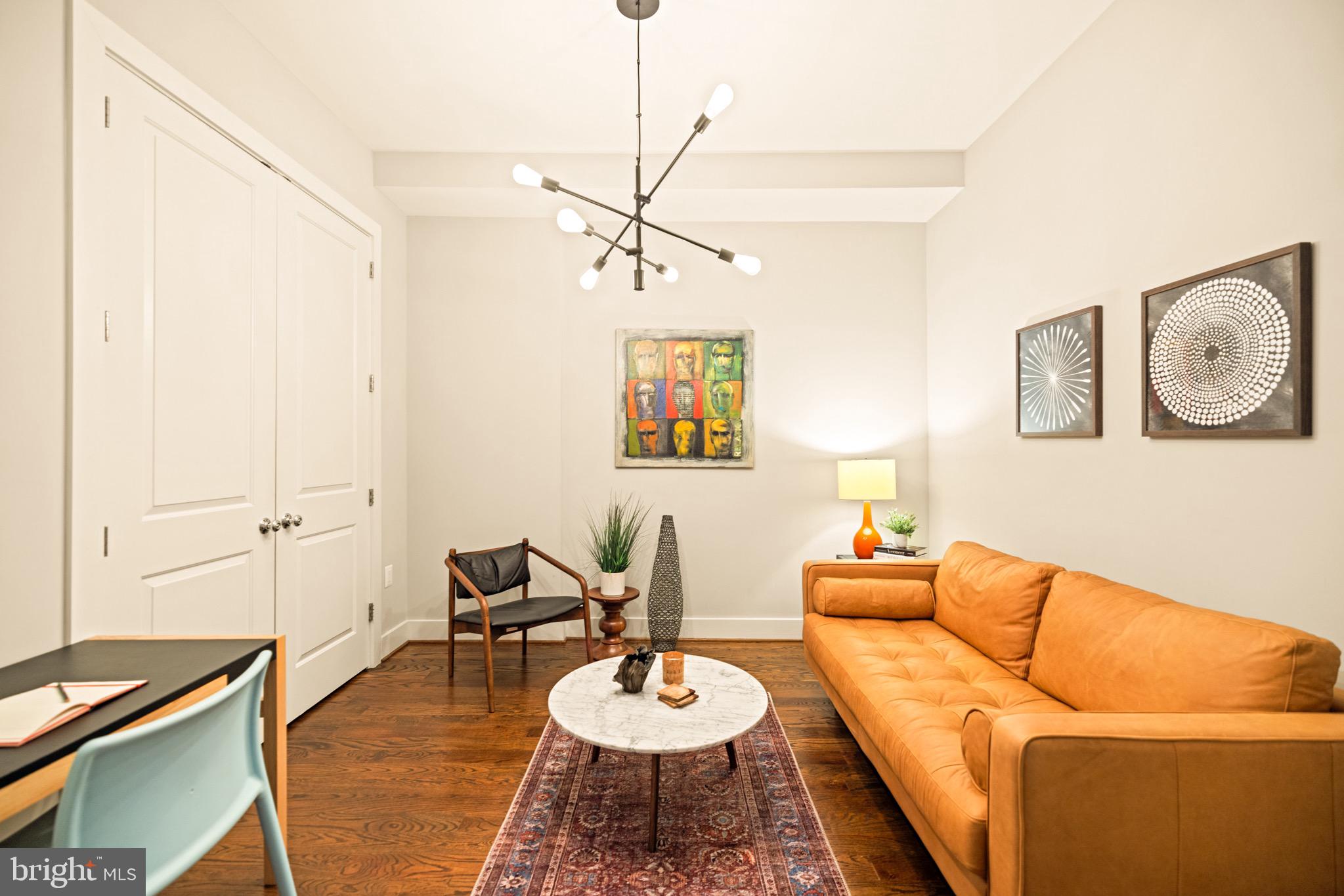1107 Kenyon STREET NW Unit: 1