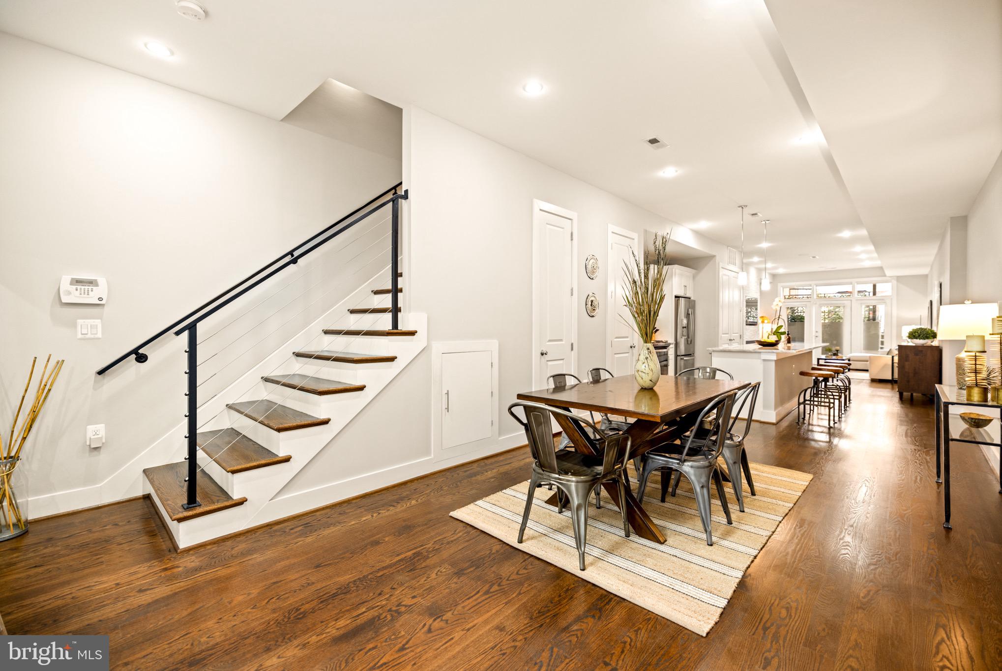 1107 Kenyon STREET NW Unit: 1