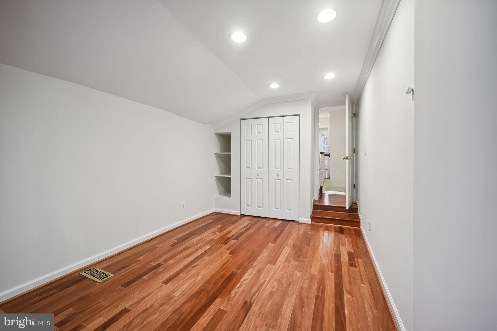 1766 T St NW