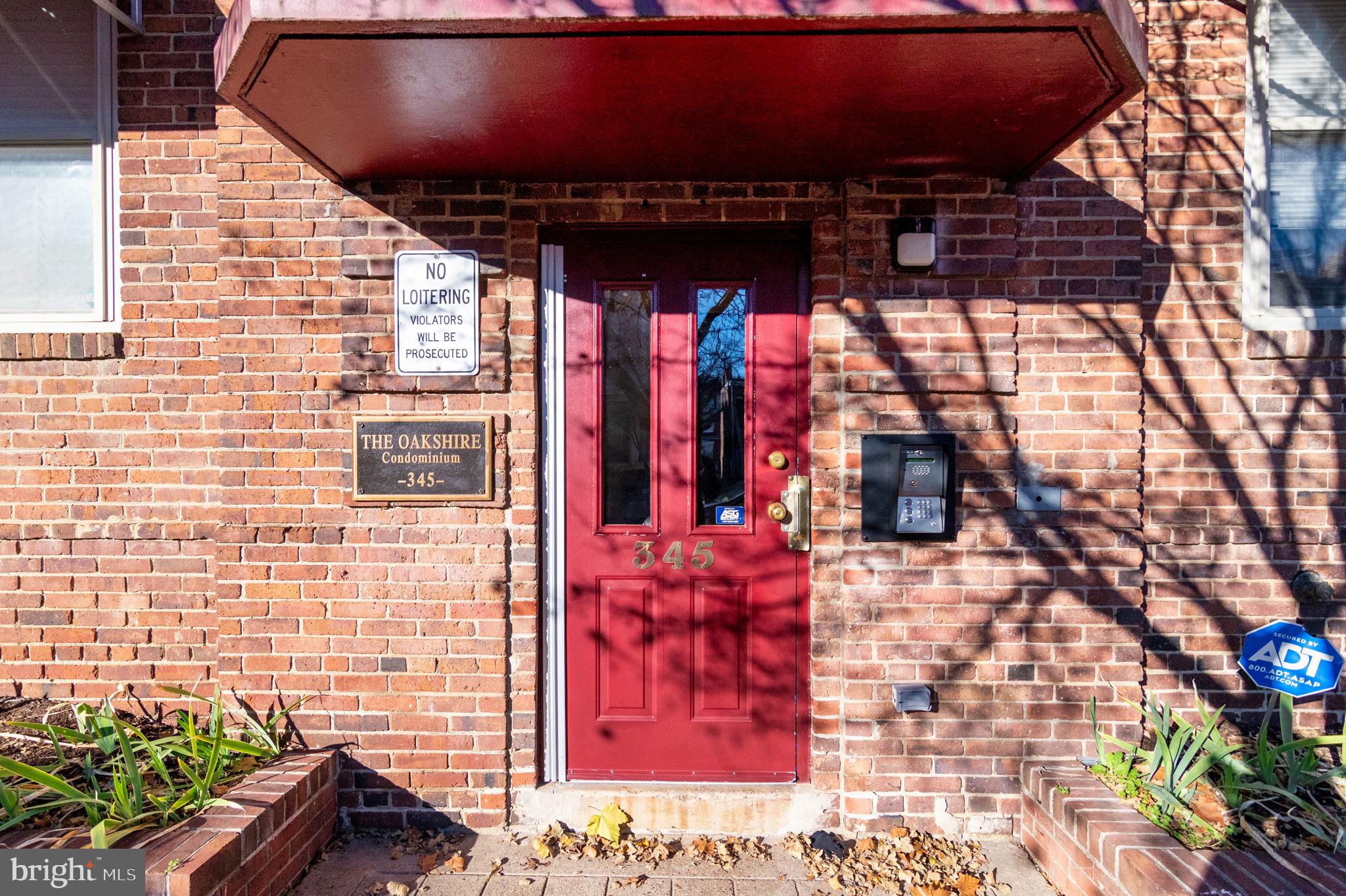 345 Oakdale Pl NW #102