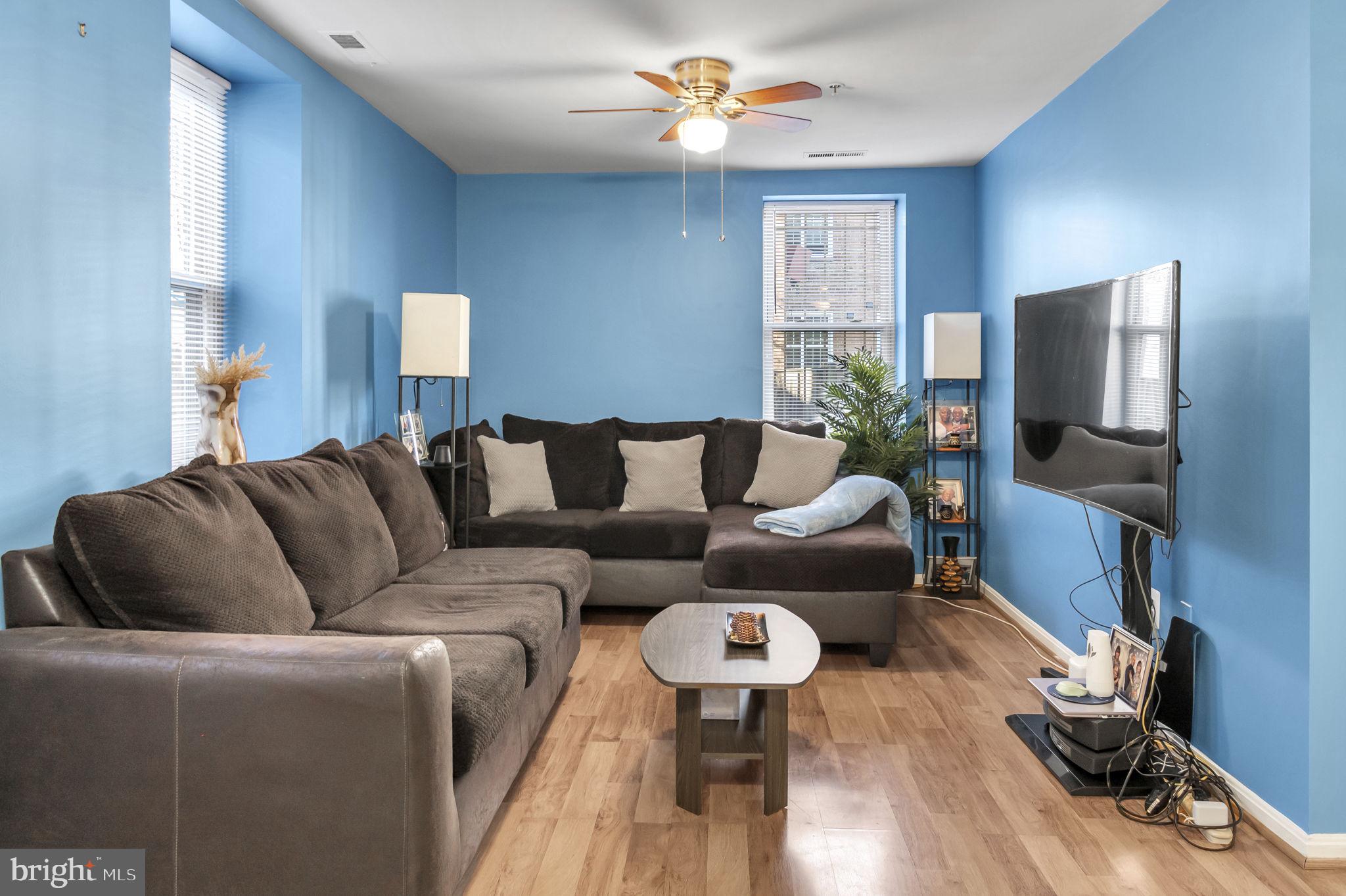 345 Oakdale Pl NW #102