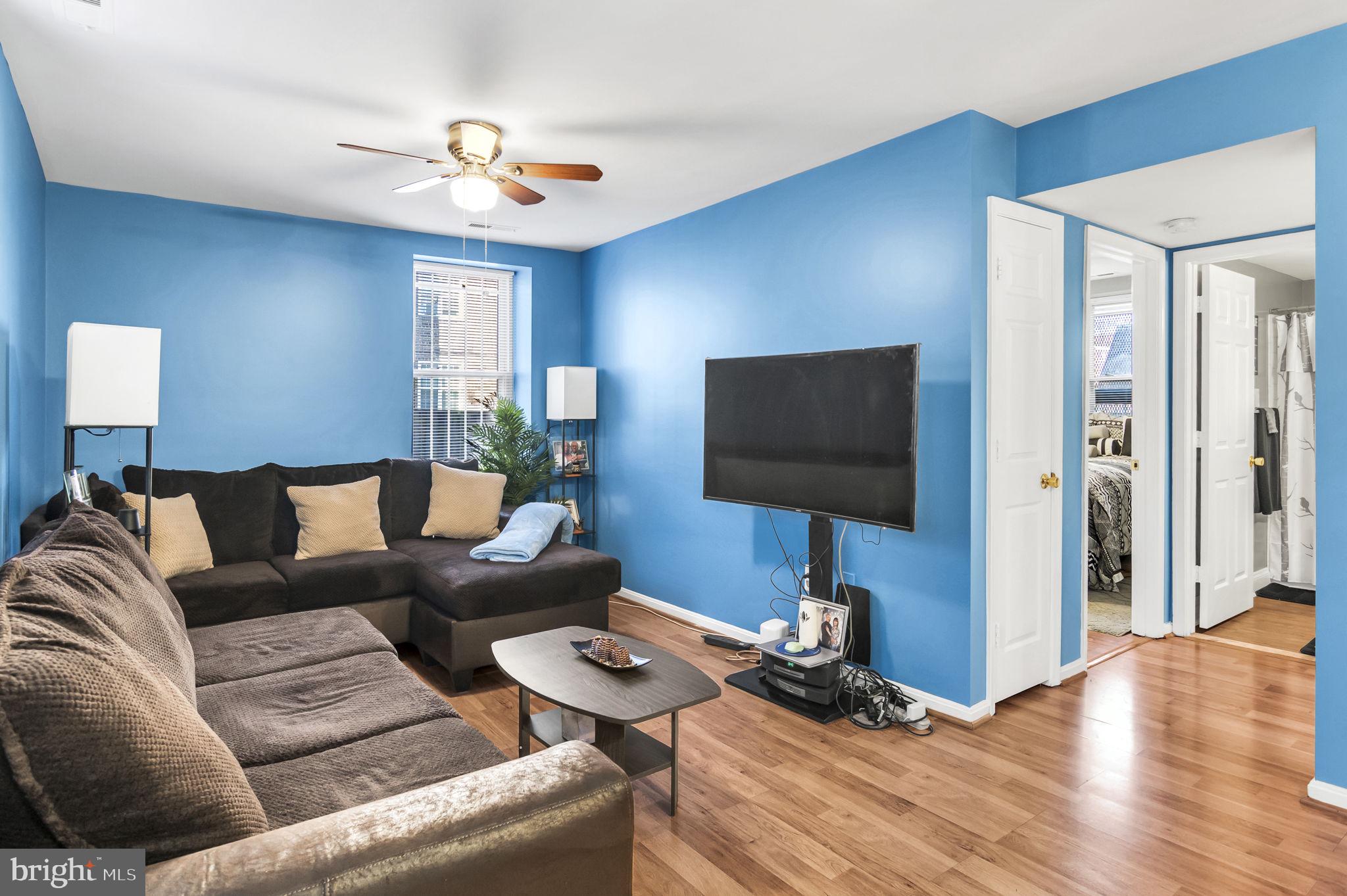 345 Oakdale Pl NW #102