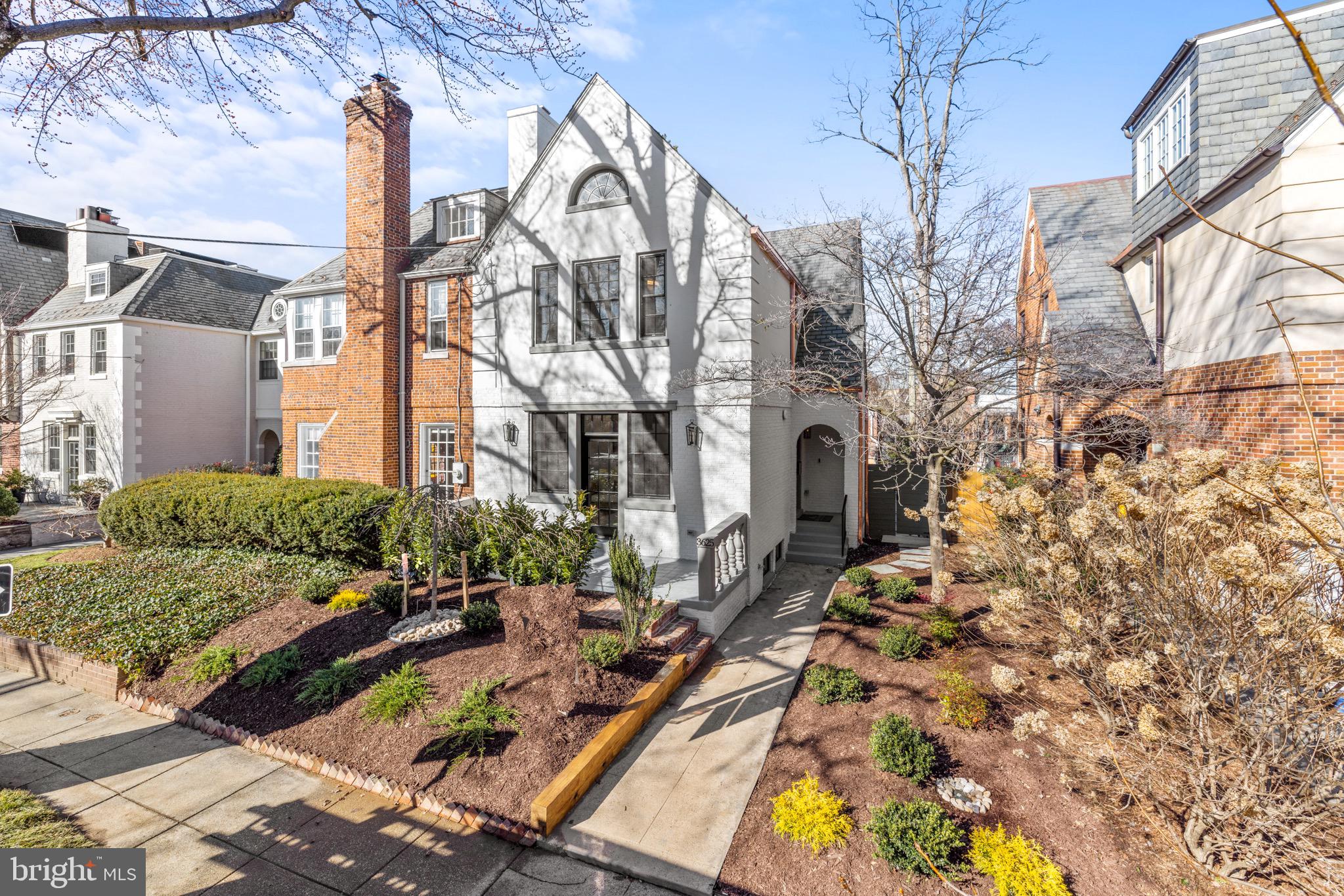 3625 Everett Street NW