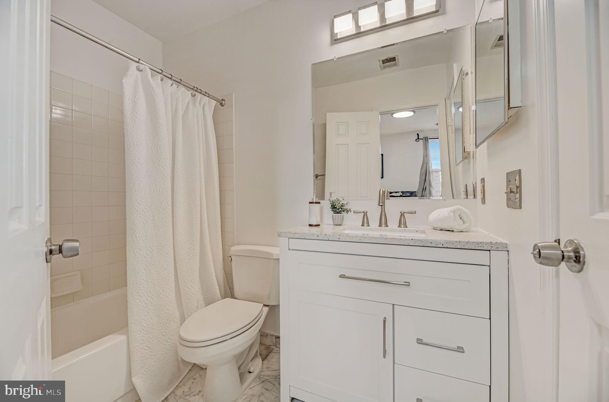 730 11th STREET NE Unit: 404