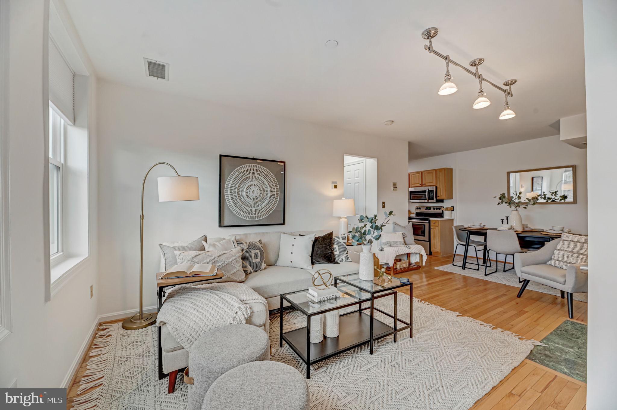 730 11th STREET NE Unit: 404