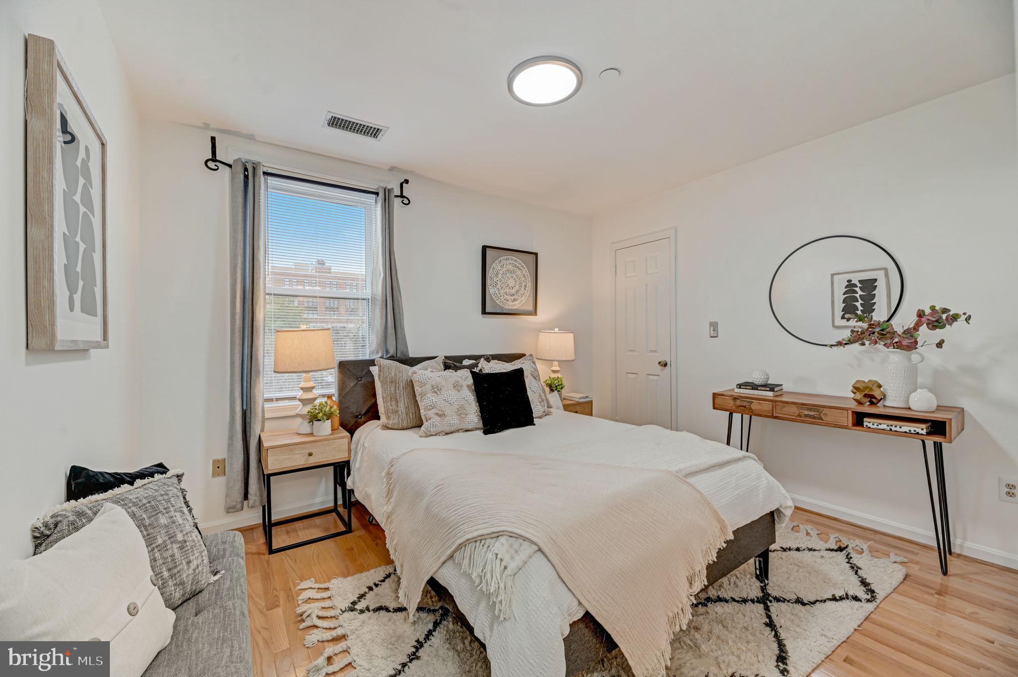 730 11th STREET NE Unit: 404