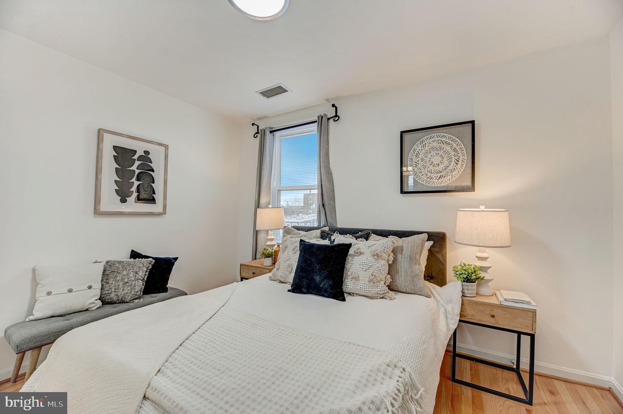 730 11th STREET NE Unit: 404