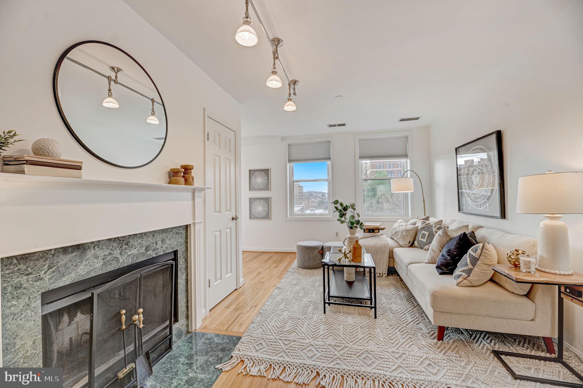 730 11th STREET NE Unit: 404