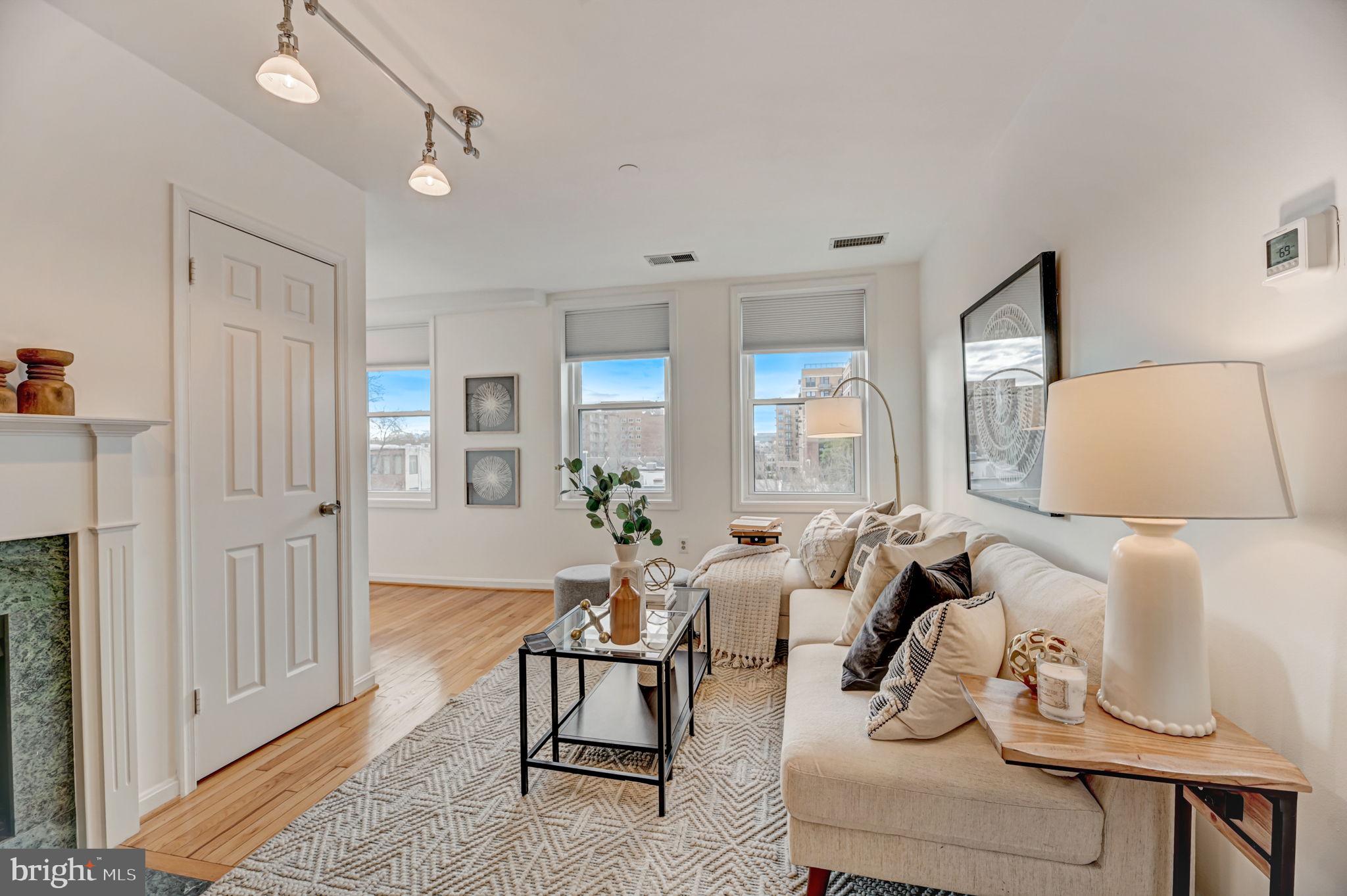 730 11th STREET NE Unit: 404
