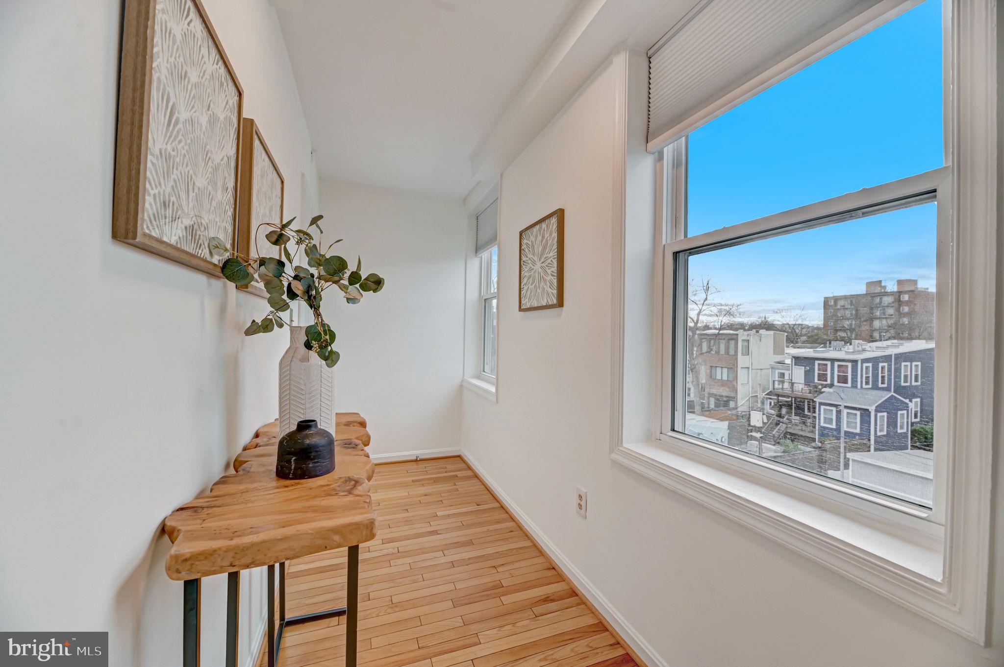 730 11th STREET NE Unit: 404