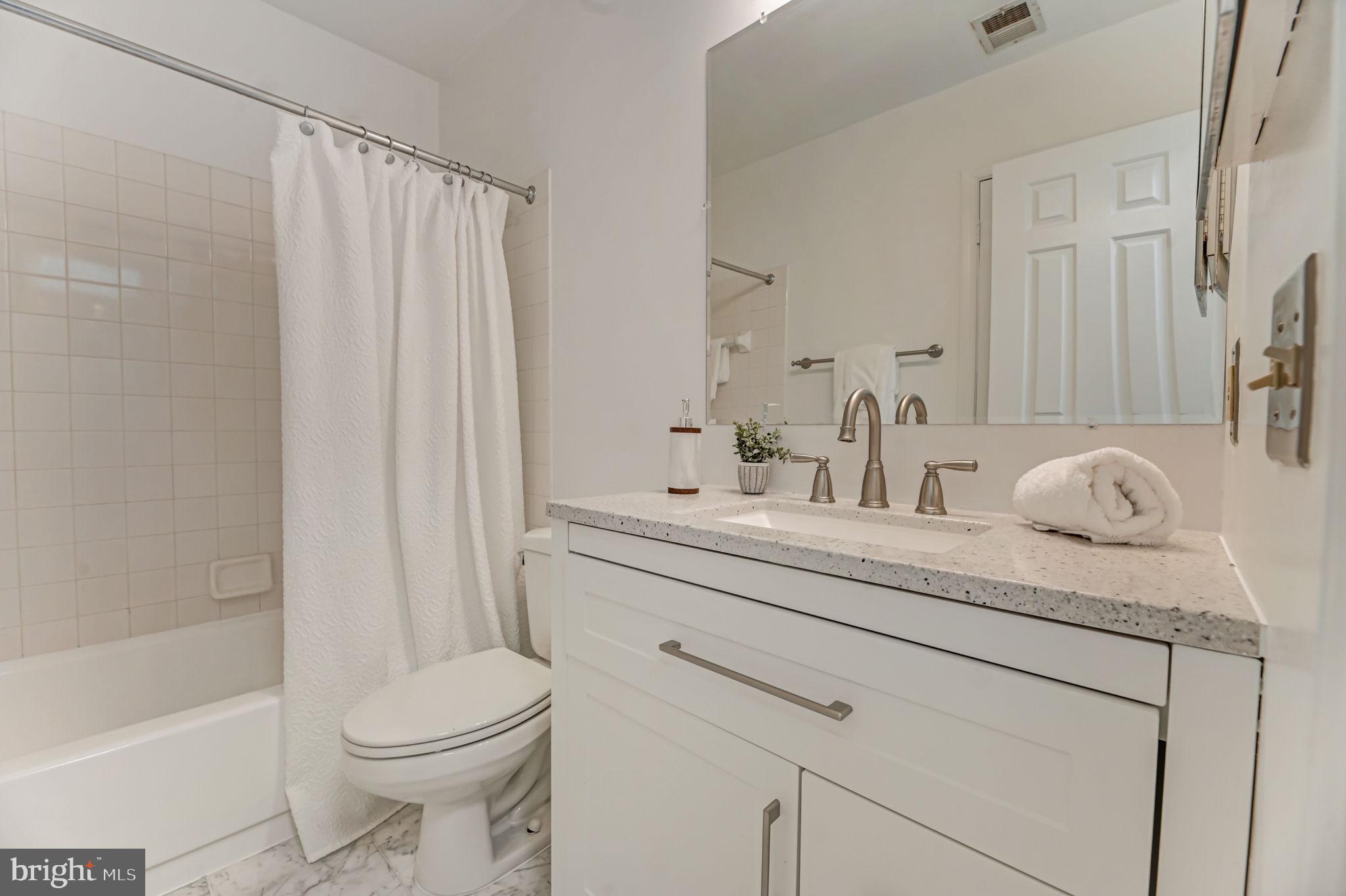 730 11th STREET NE Unit: 404