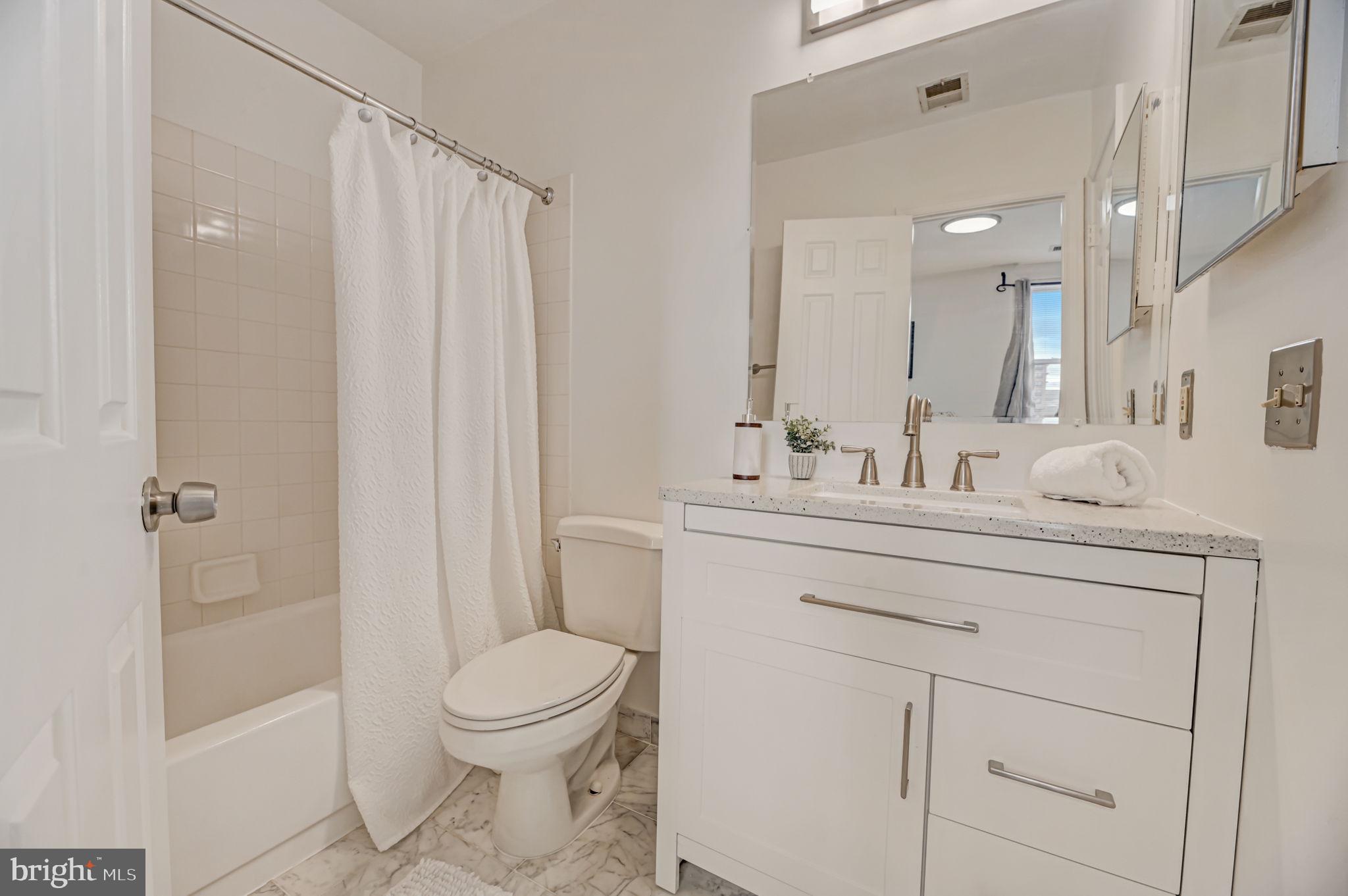 730 11th STREET NE Unit: 404
