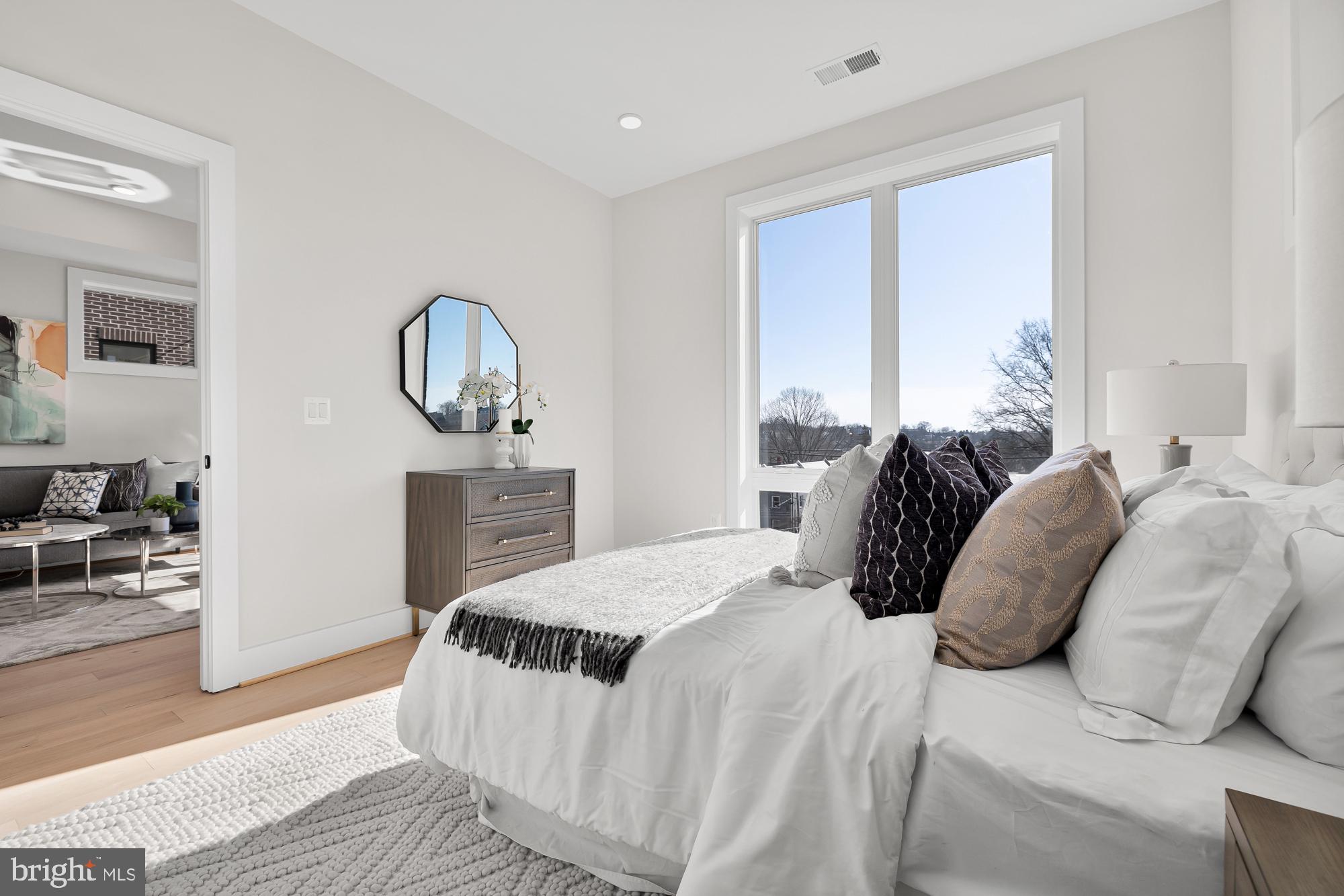 824 Taylor St NE #7